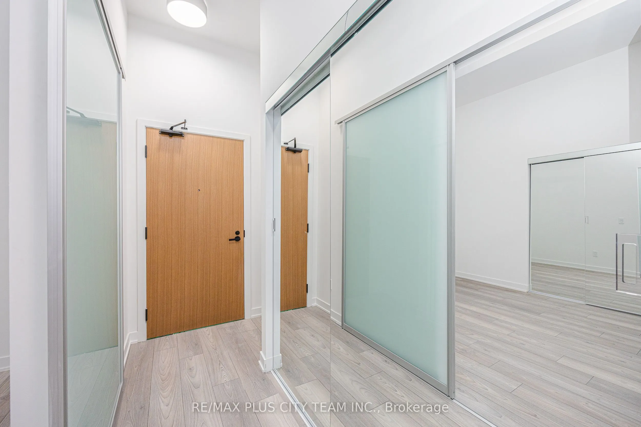 8 Tippett Road #105