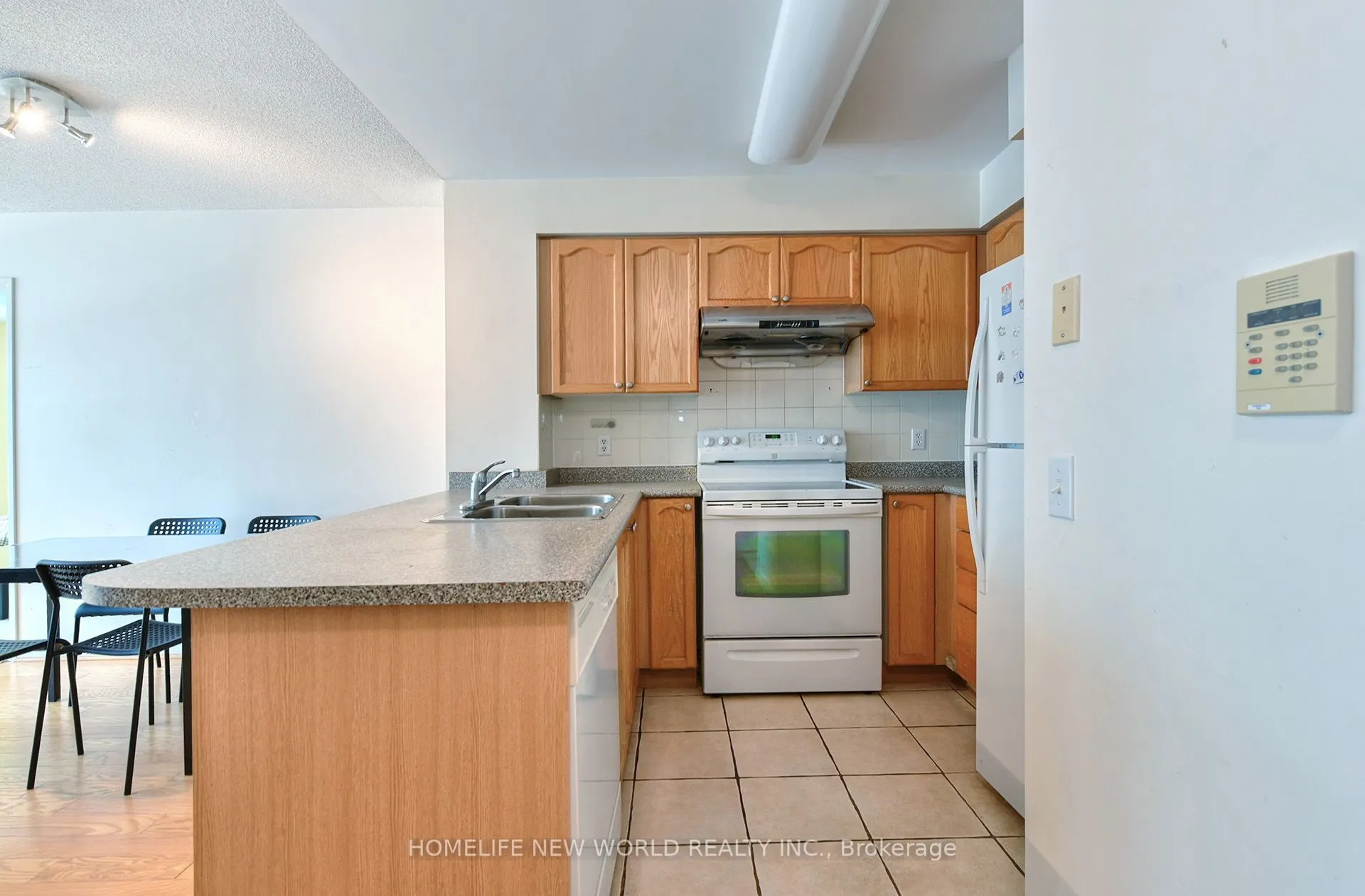 18 Parkview Avenue #811