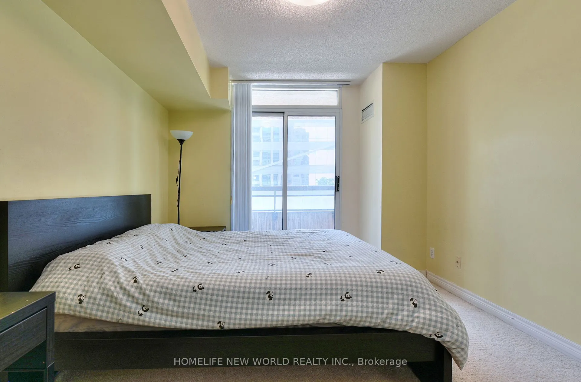 18 Parkview Avenue #811