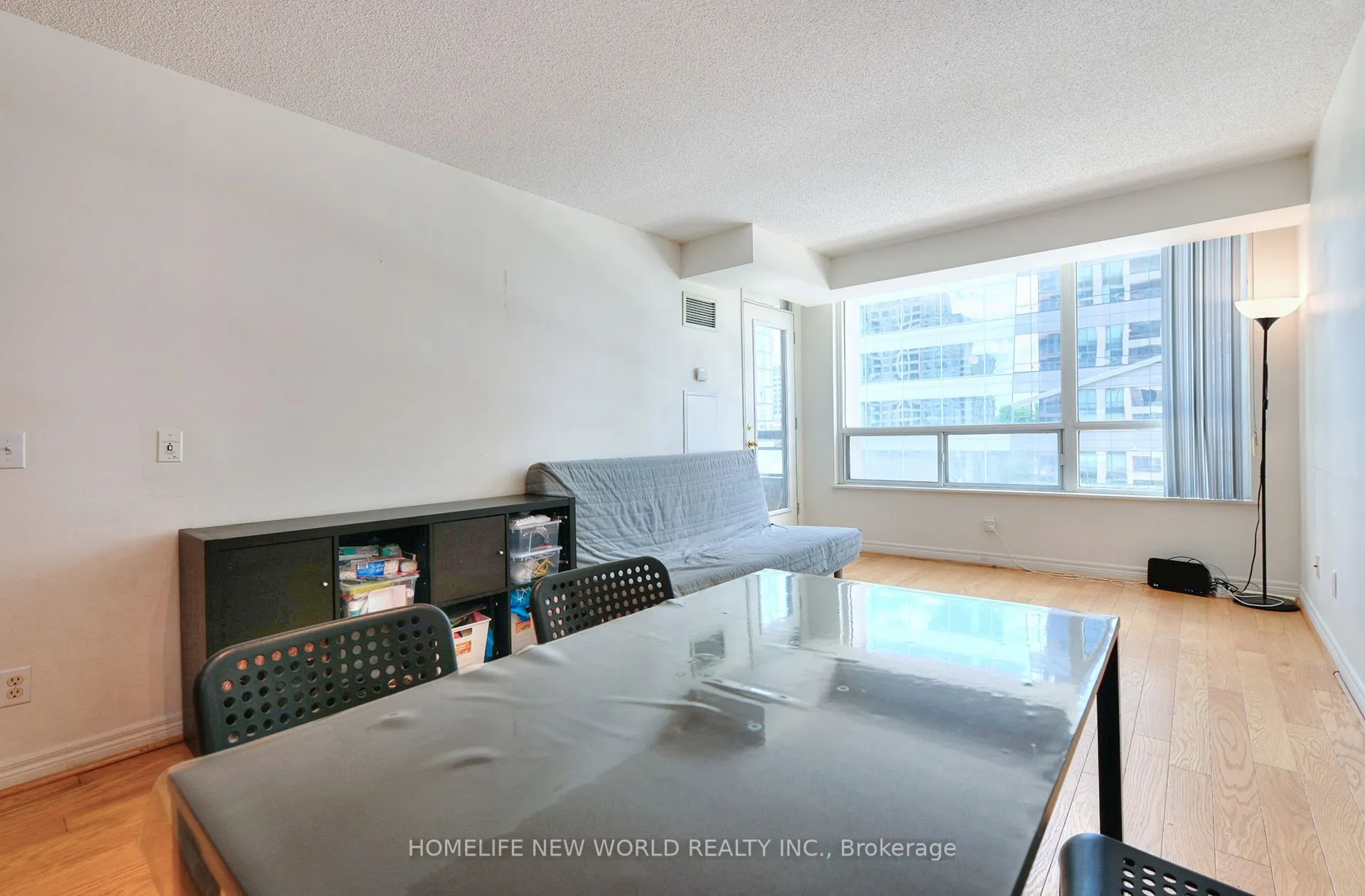 18 Parkview Avenue #811