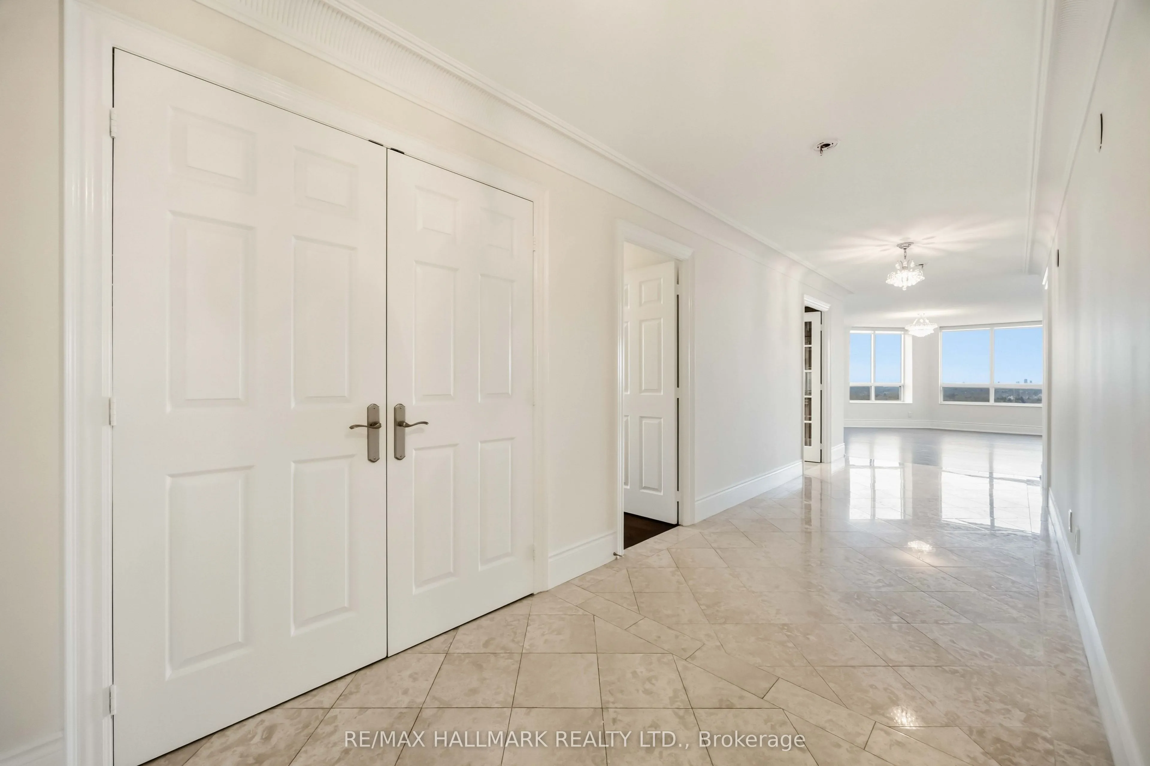 80 Harrison Garden Boulevard #1821