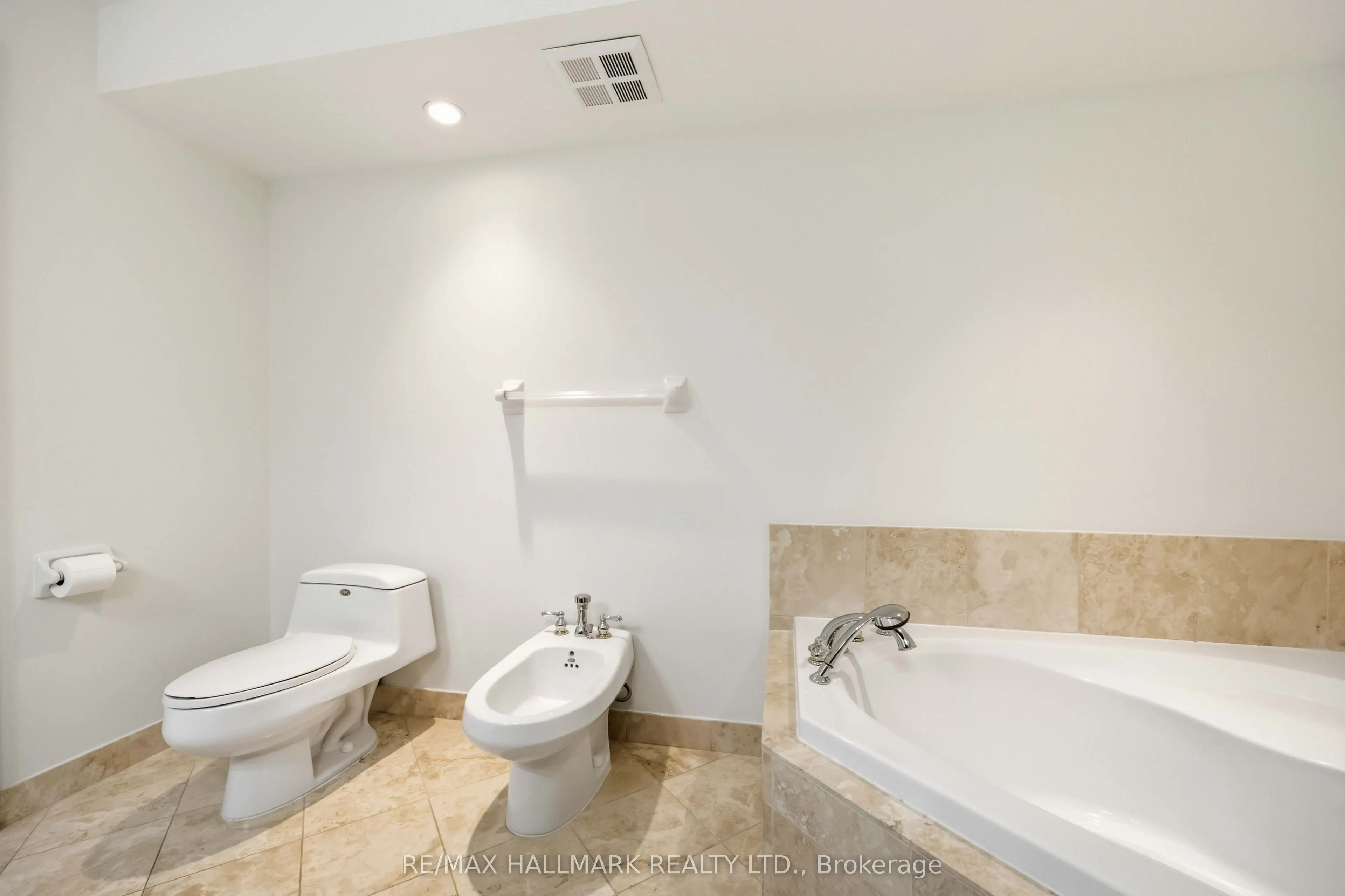 80 Harrison Garden Boulevard #1821