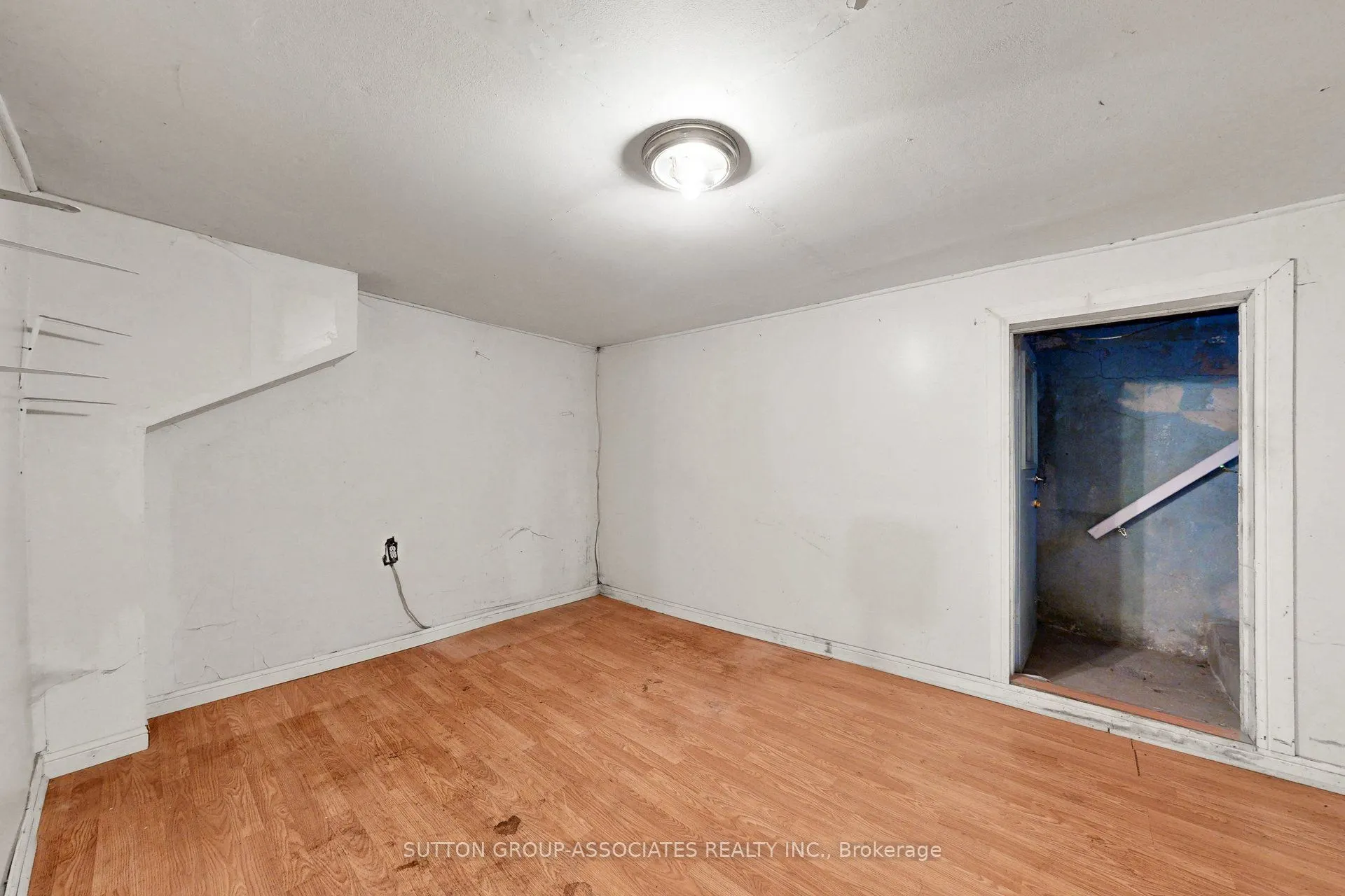 18 1/2 Bellevue Avenue