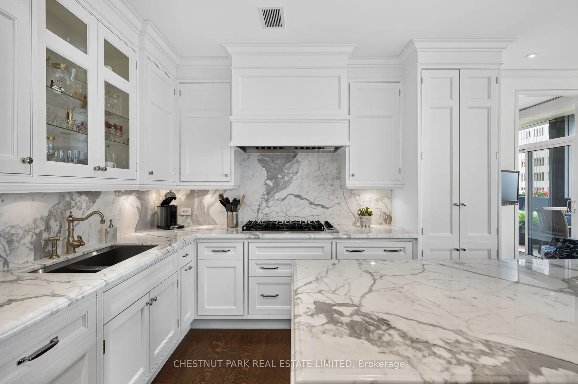 112 St Clair Avenue W #601
