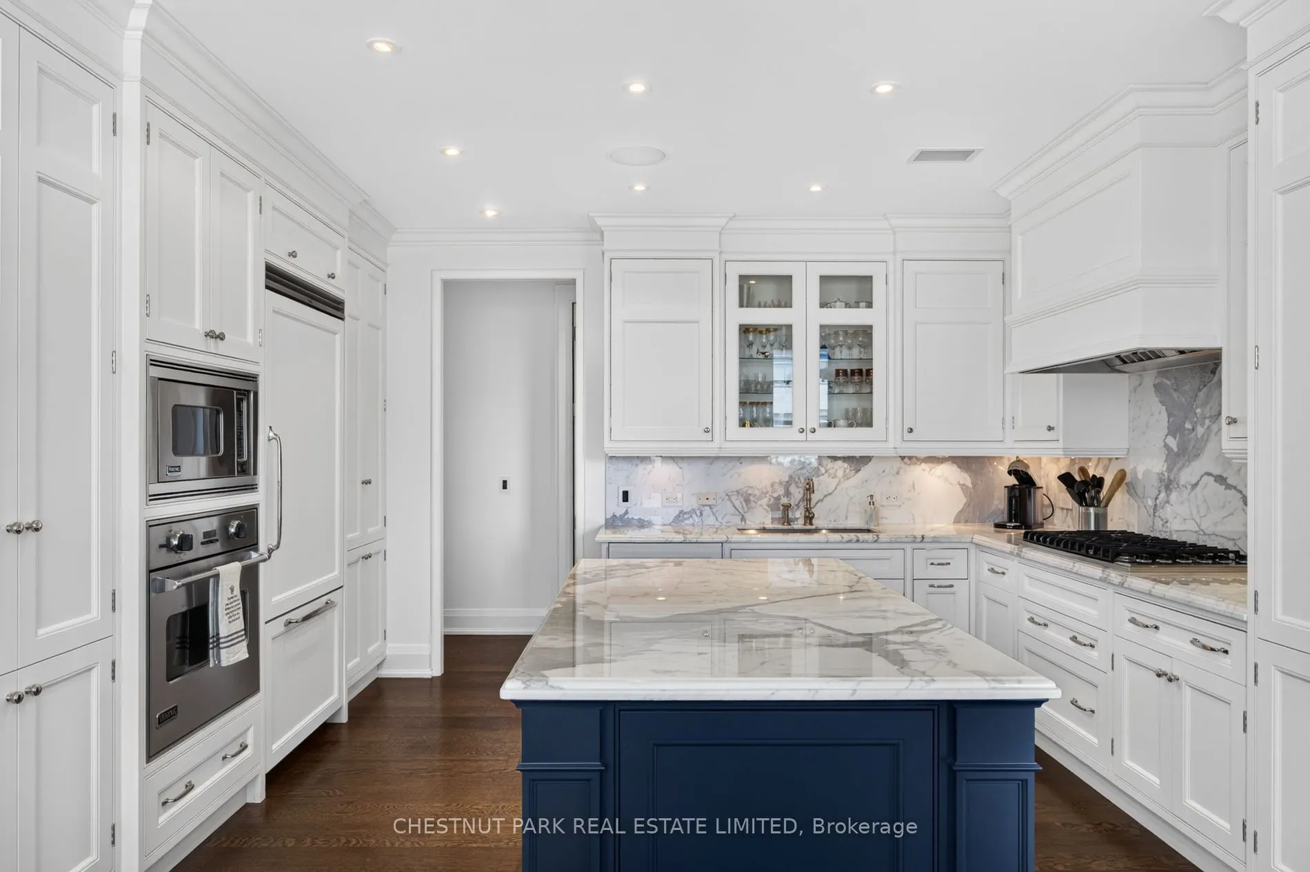 112 St Clair Avenue W #601