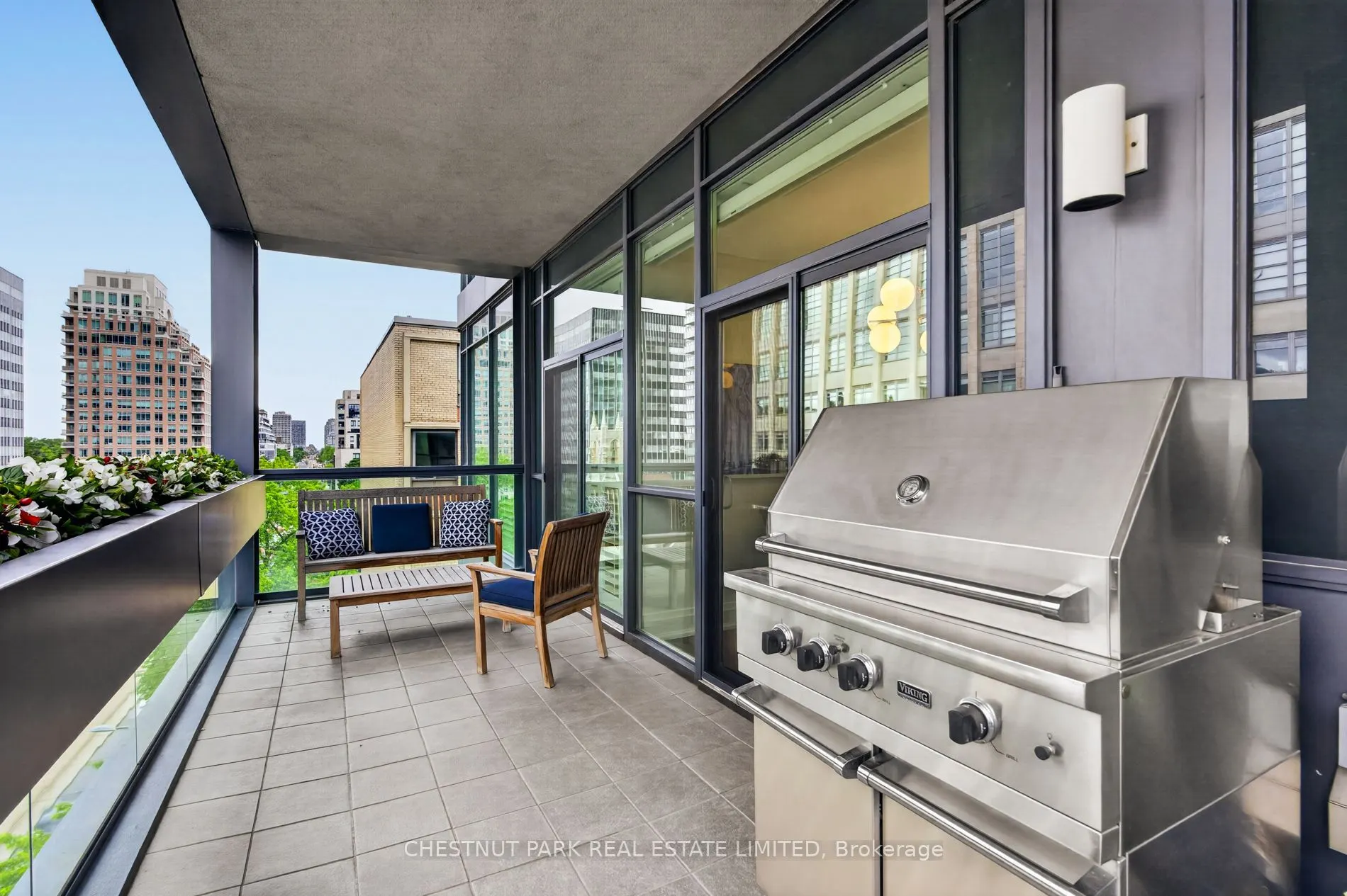 112 St Clair Avenue W #601