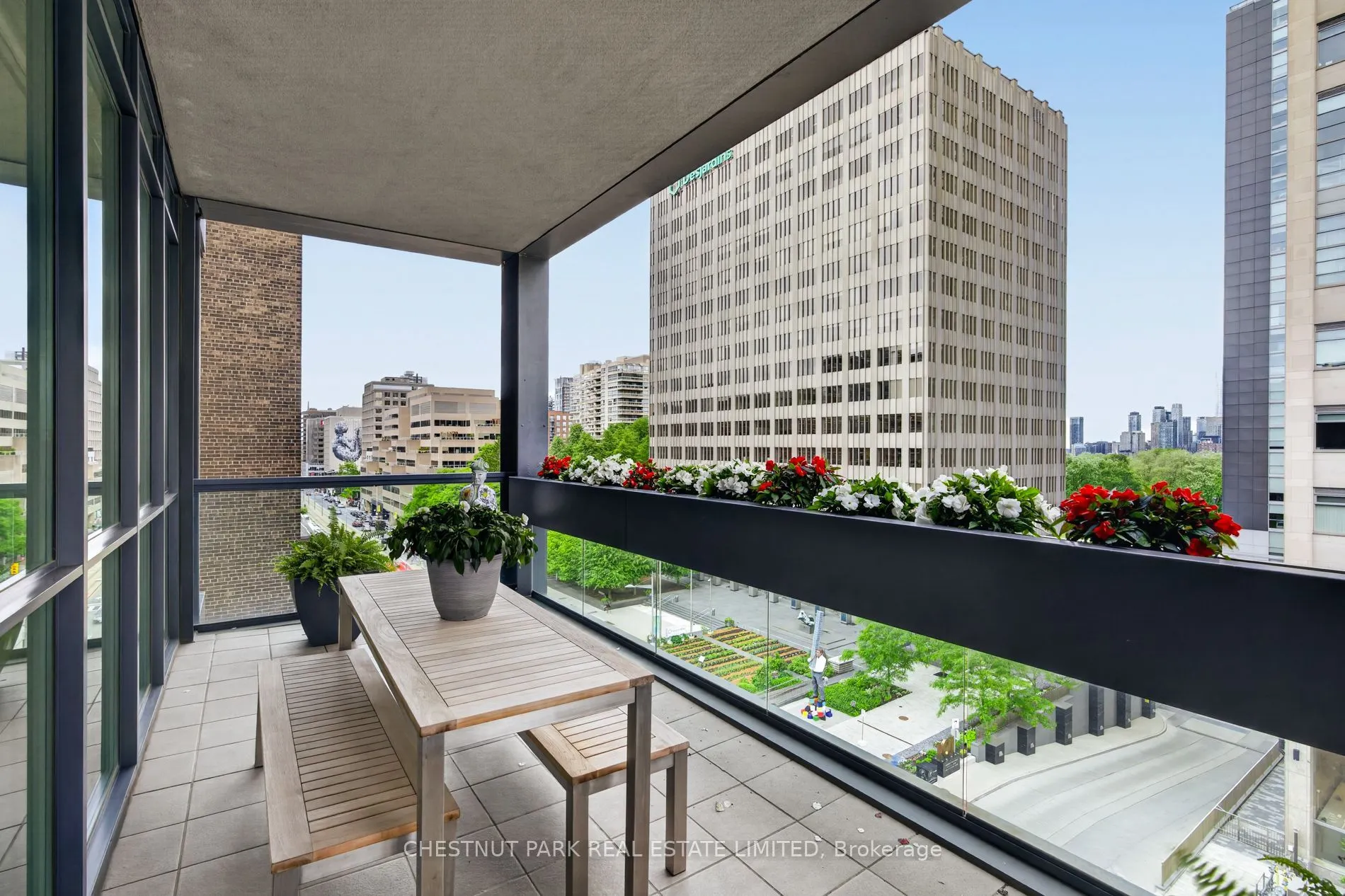 112 St Clair Avenue W #601