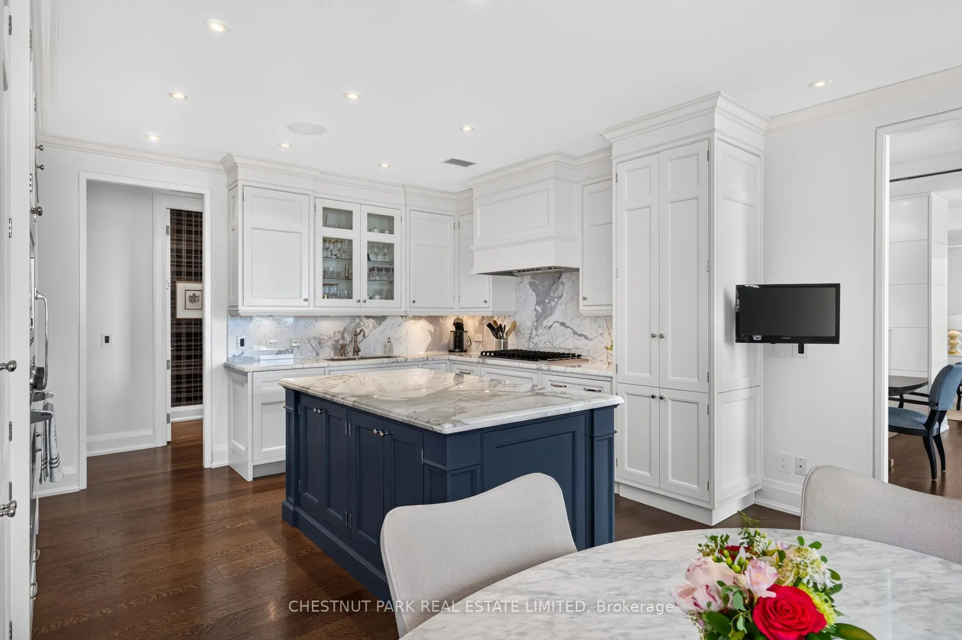 112 St Clair Avenue W #601