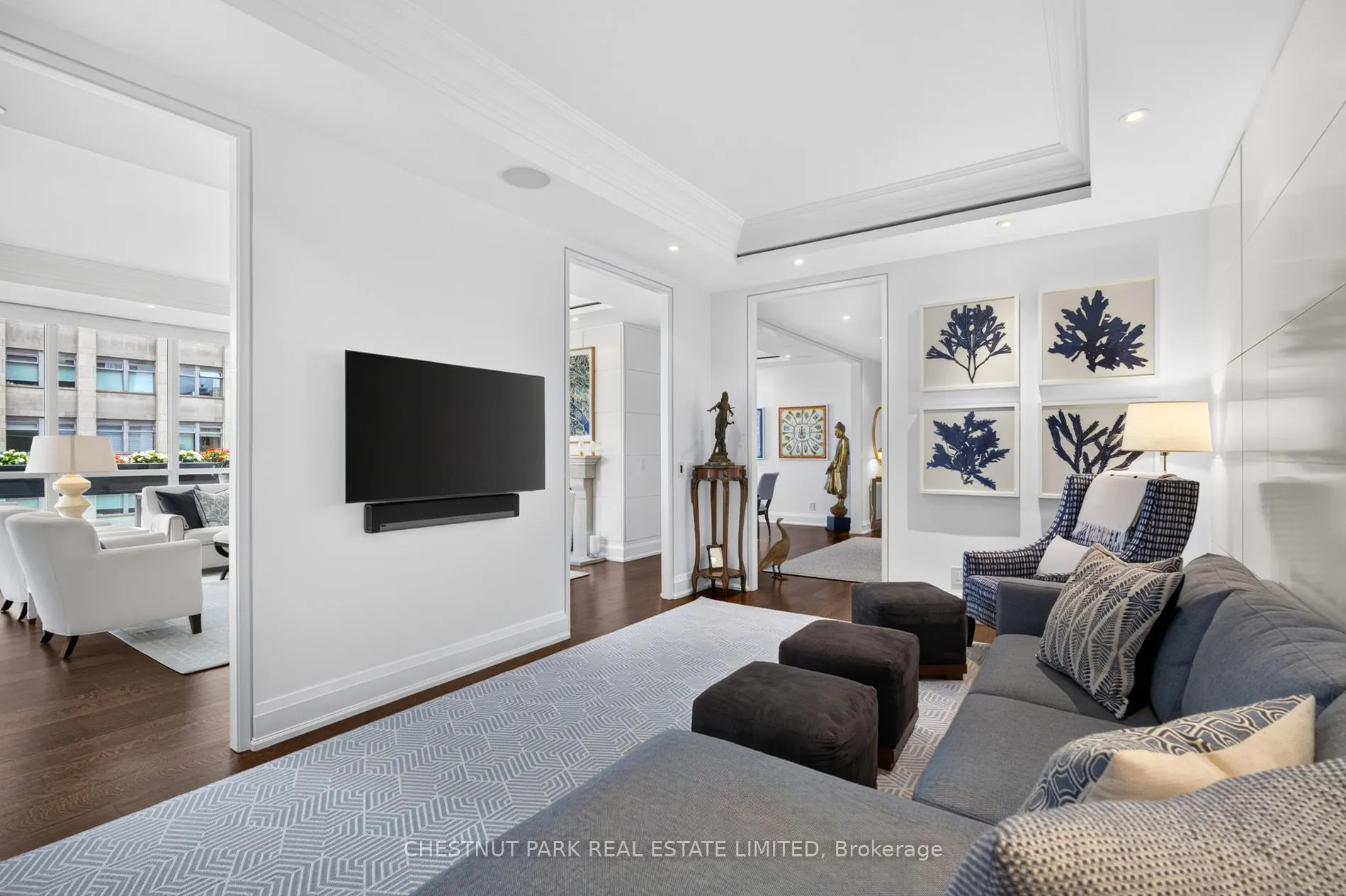 112 St Clair Avenue W #601