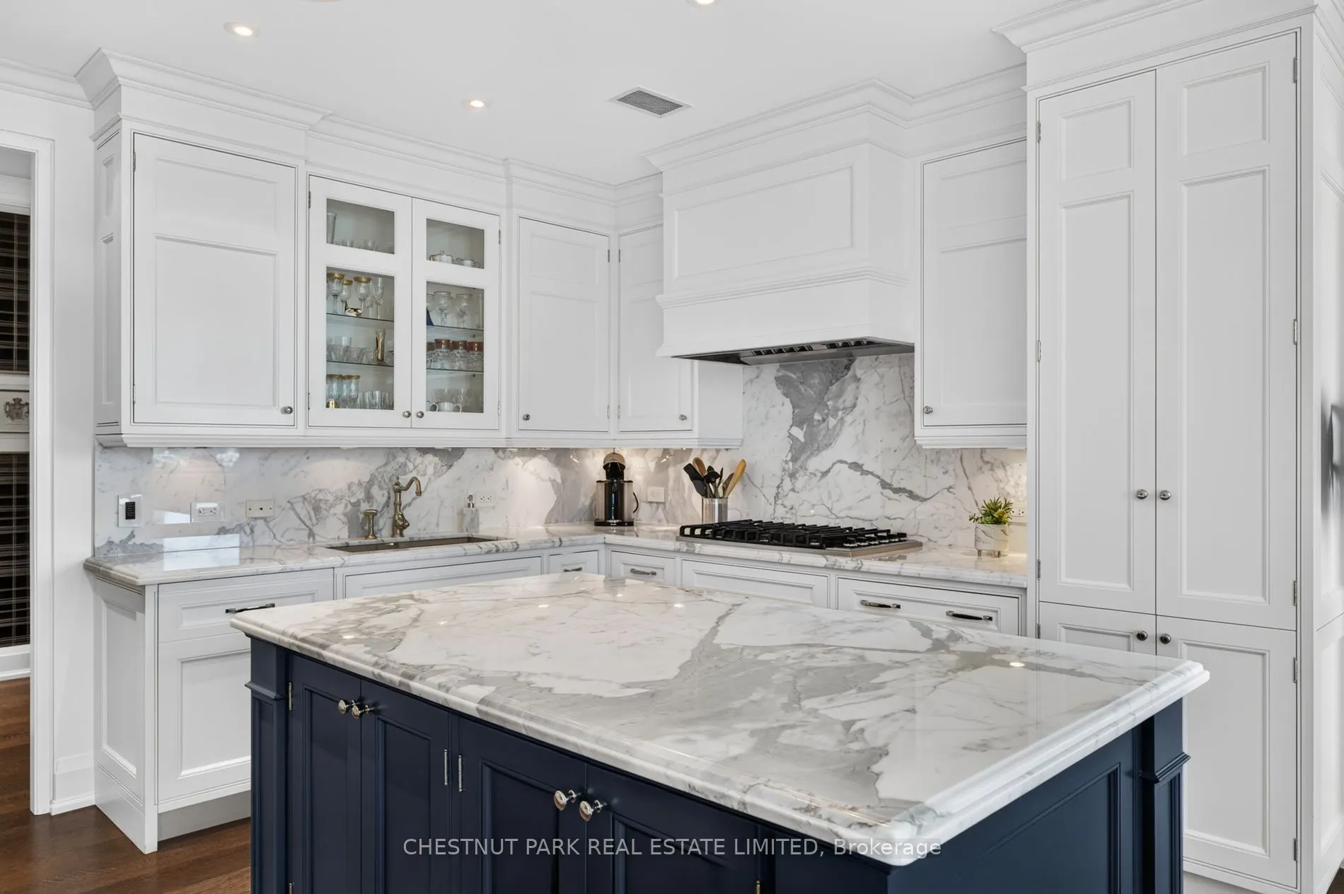 112 St Clair Avenue W #601