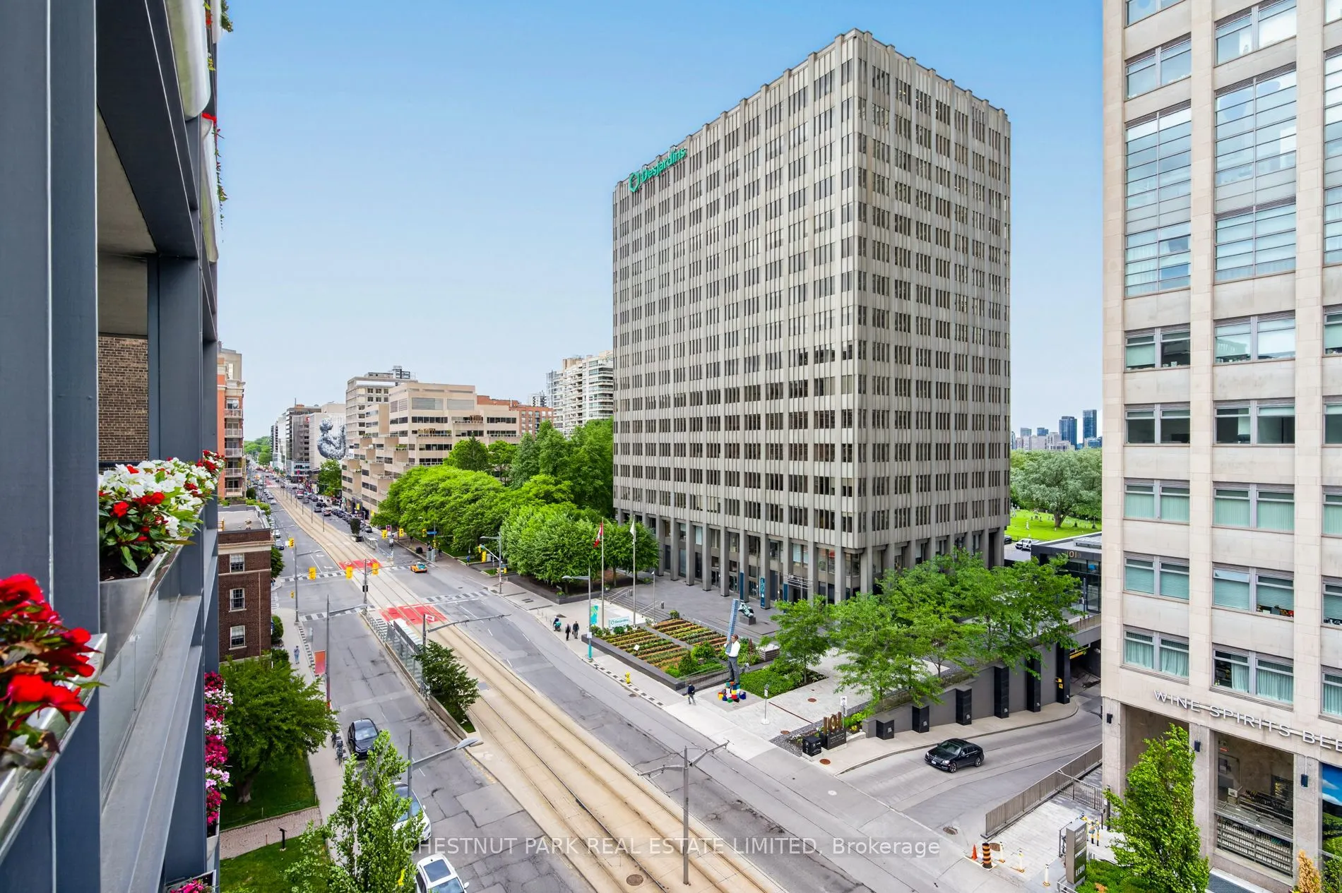 112 St Clair Avenue W #601