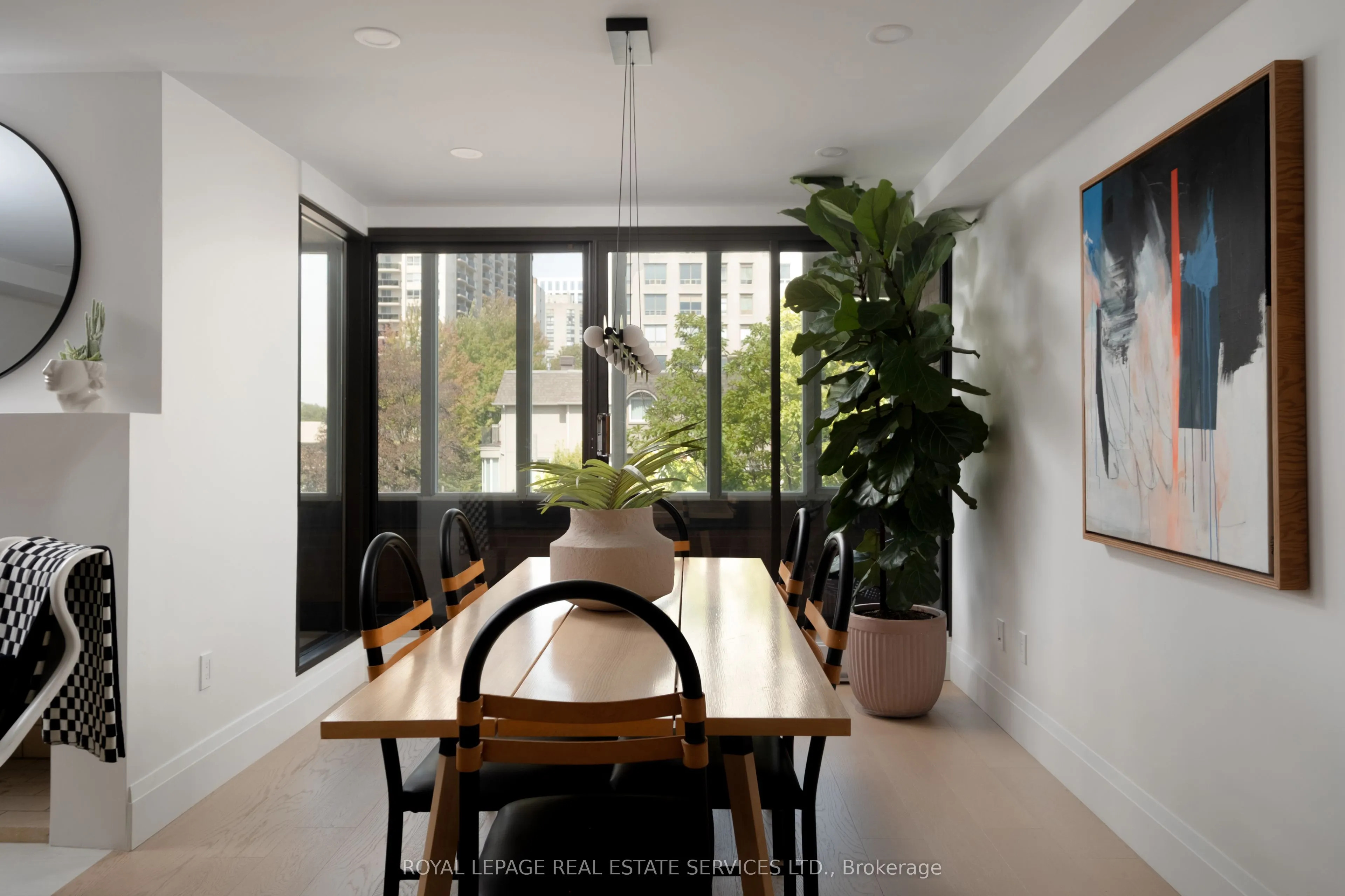 349 St. Clair Avenue W #402