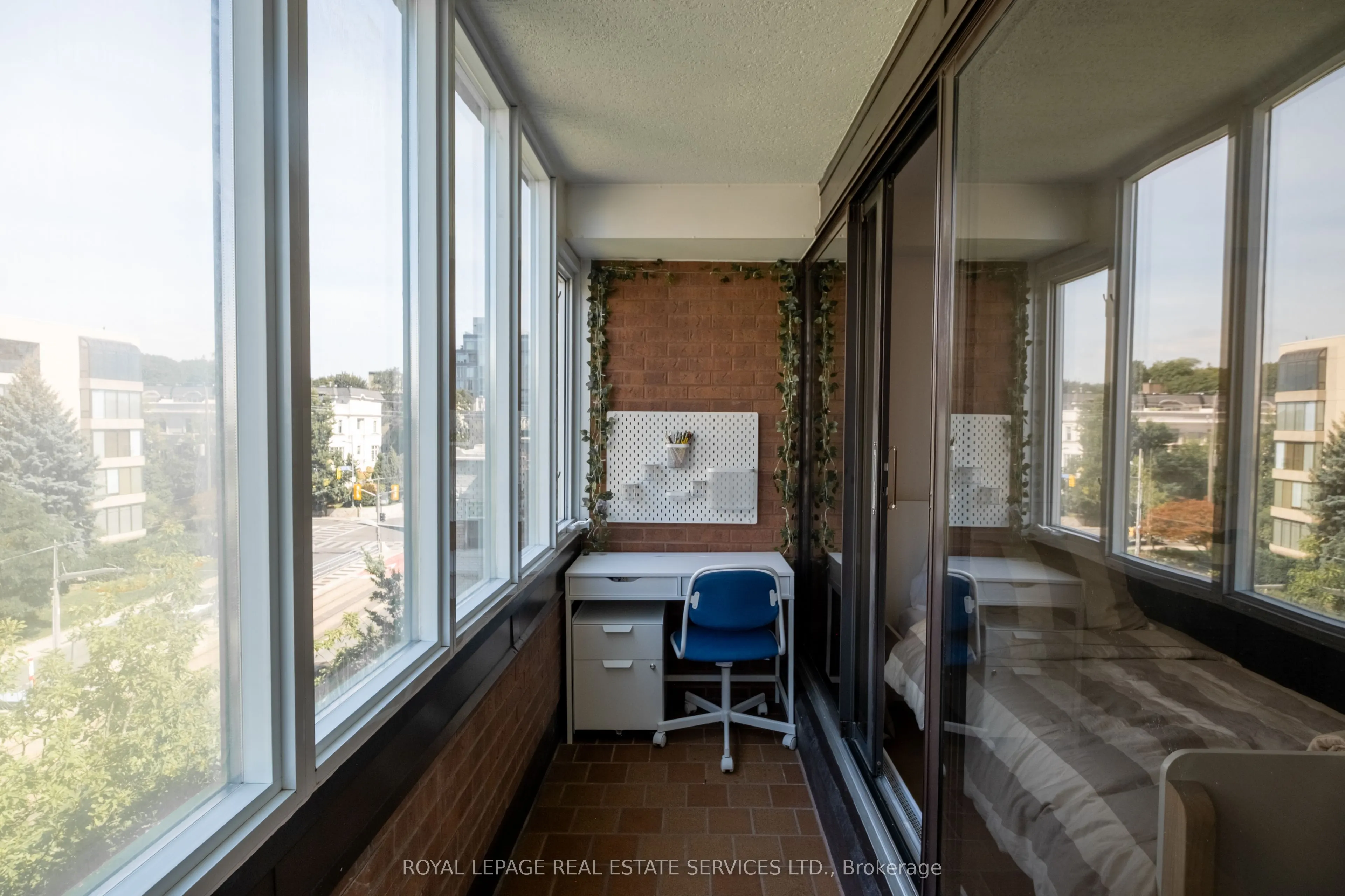 349 St. Clair Avenue W #402
