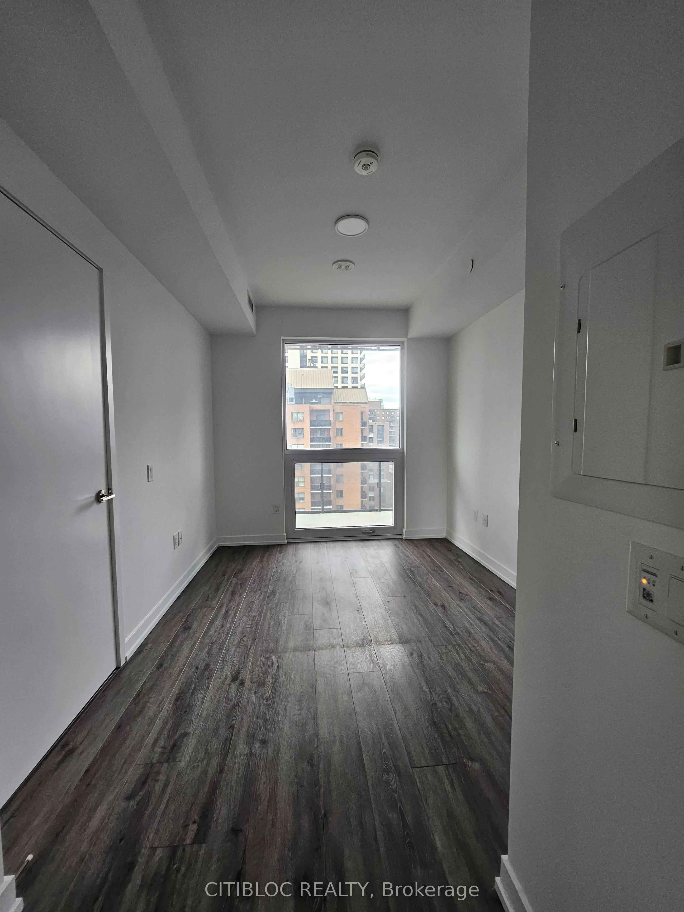 39 Roehampton Avenue #601