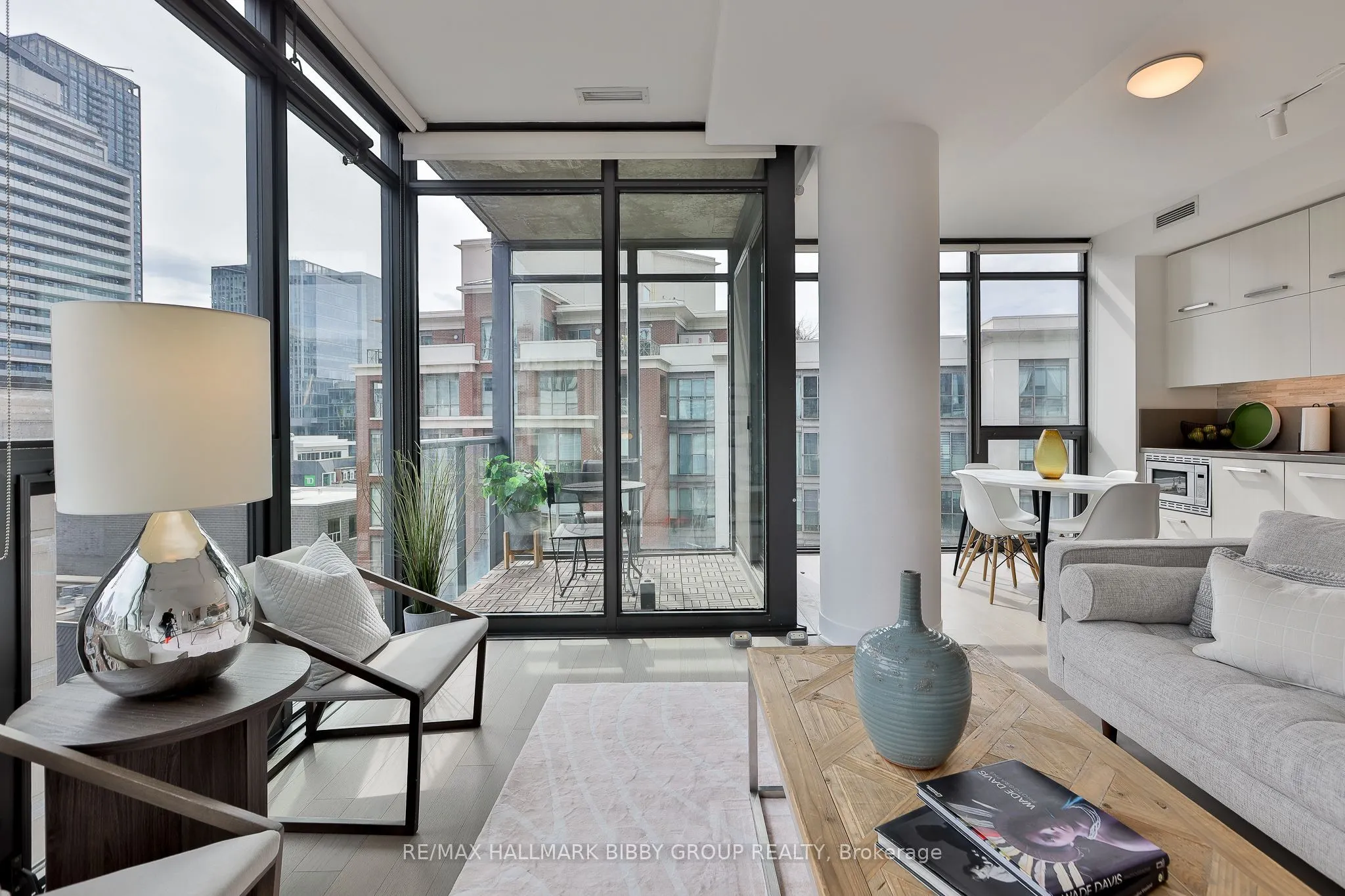 15 Beverley Street #710