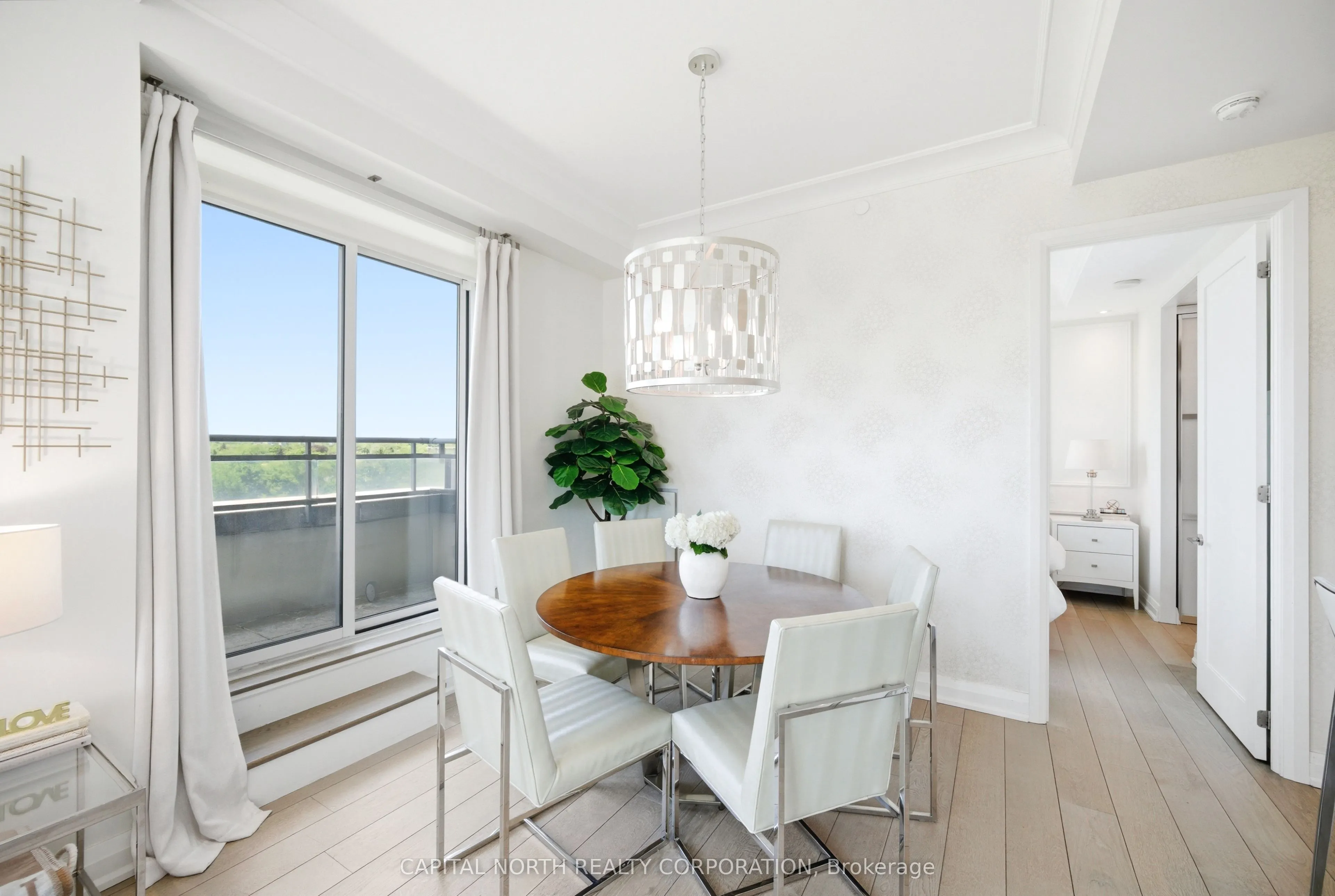 23 Glebe Road W #804