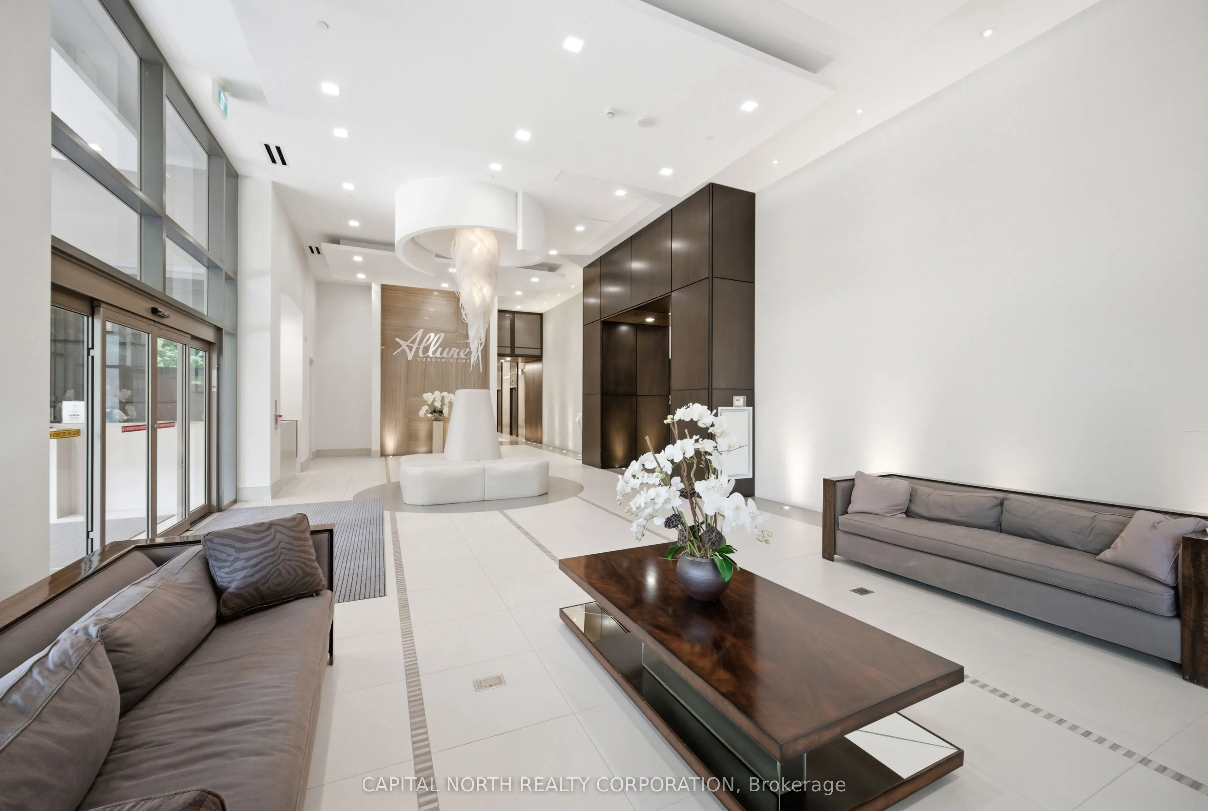 23 Glebe Road W #804