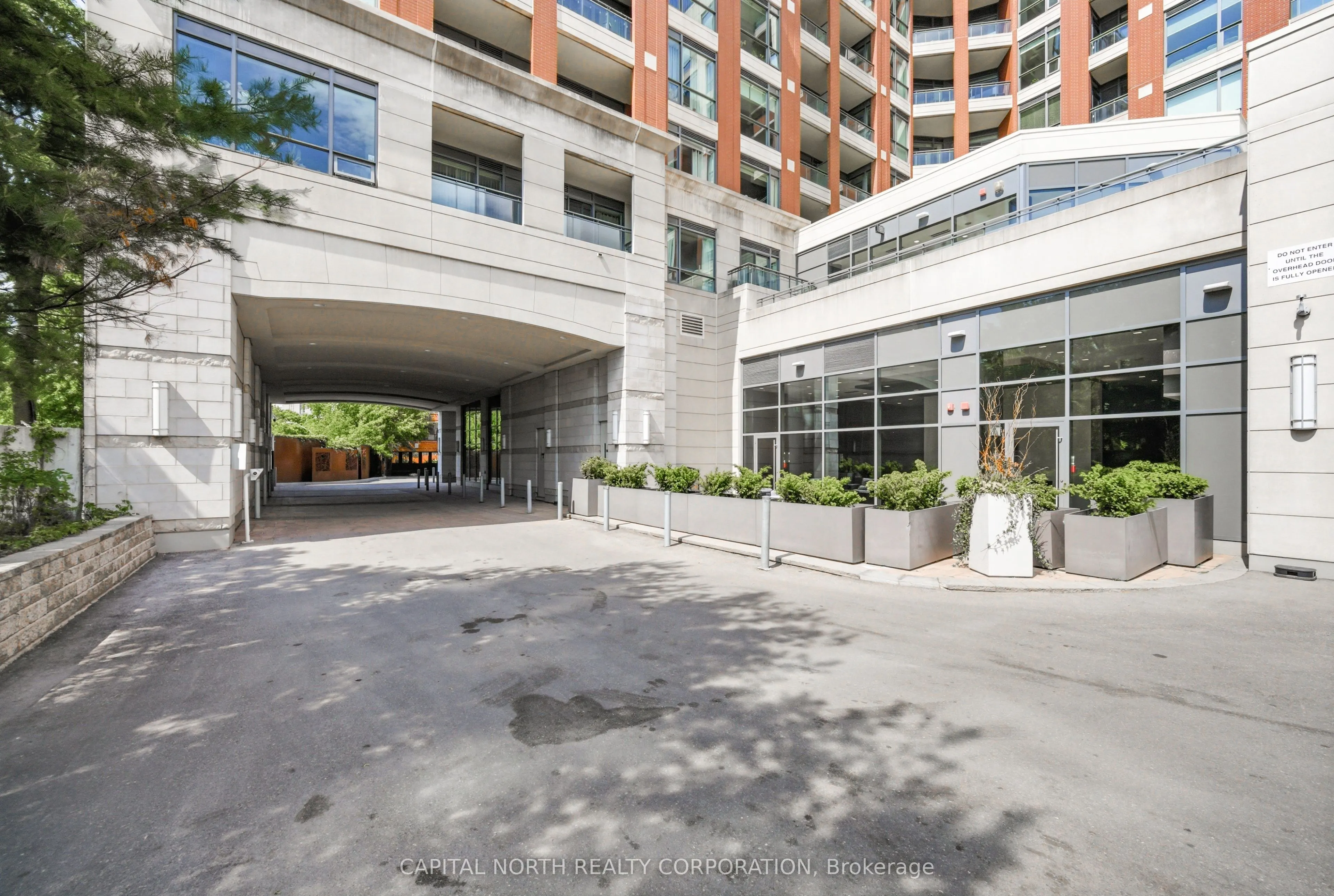 23 Glebe Road W #804