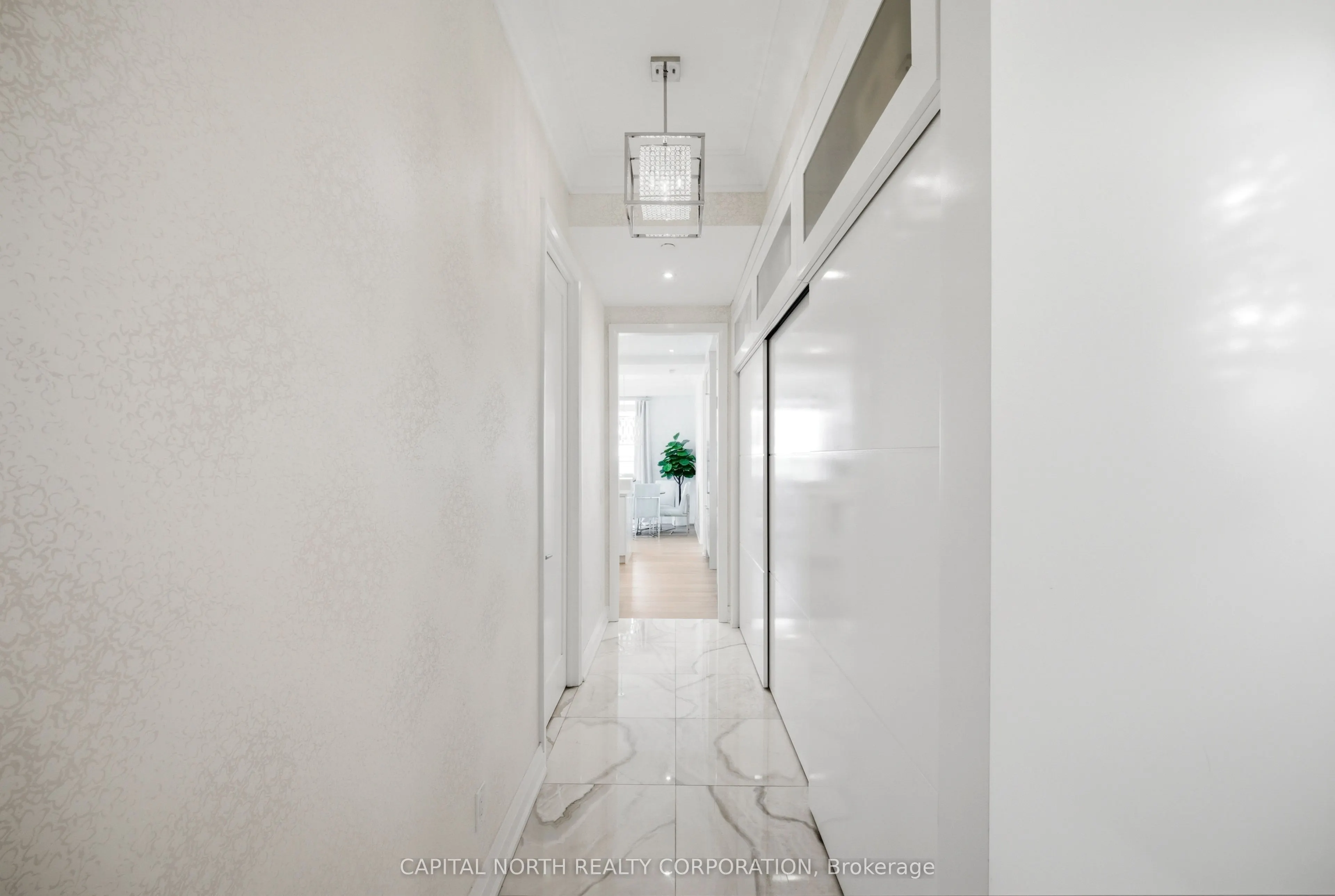 23 Glebe Road W #804