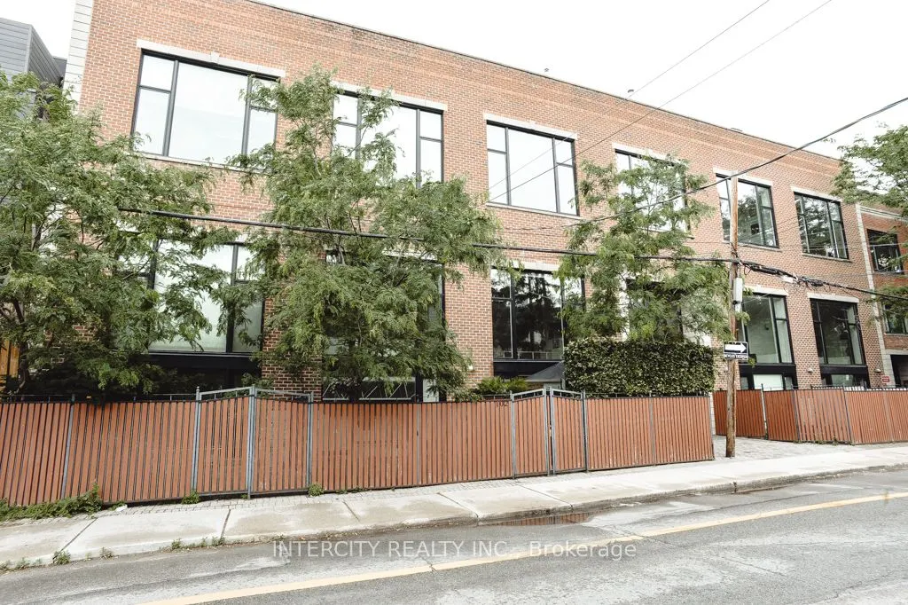 676 Richmond Street W #208