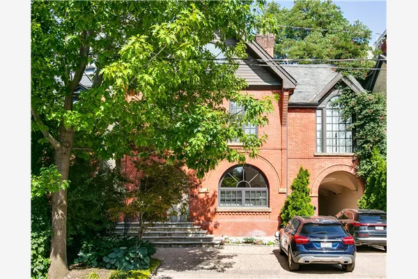 46 Bernard Avenue