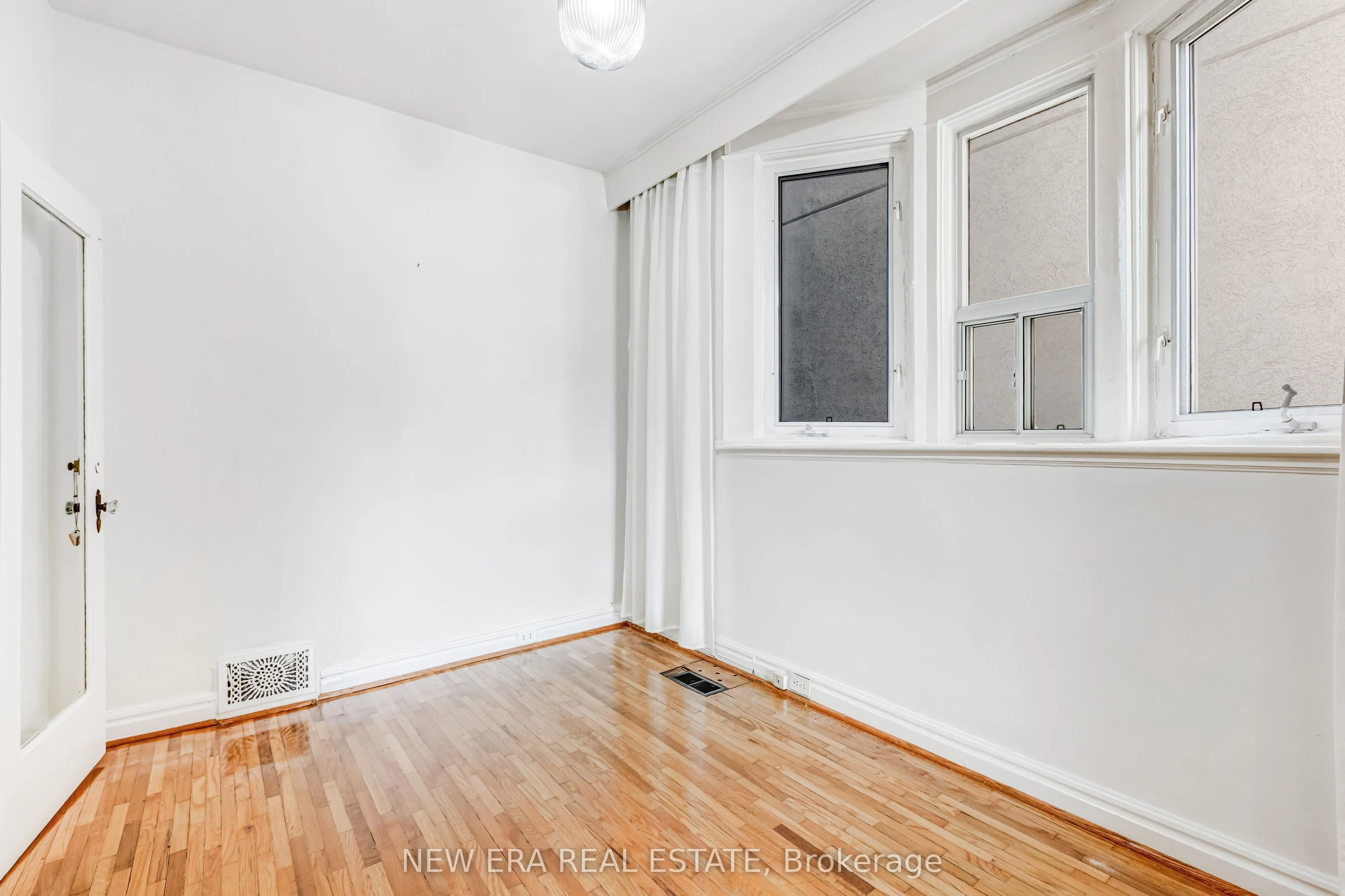 393 Ossington Avenue
