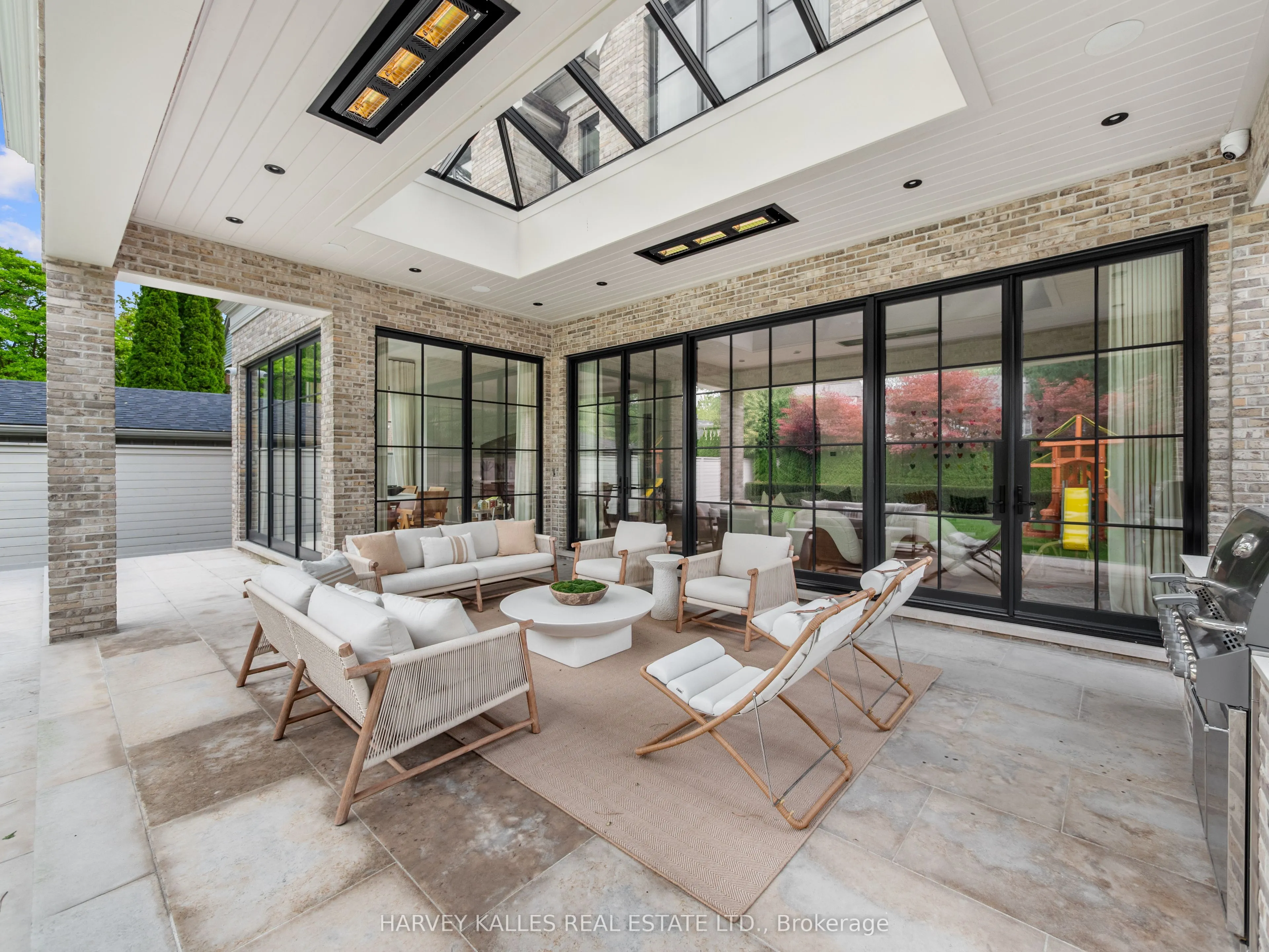 424 Lytton Boulevard