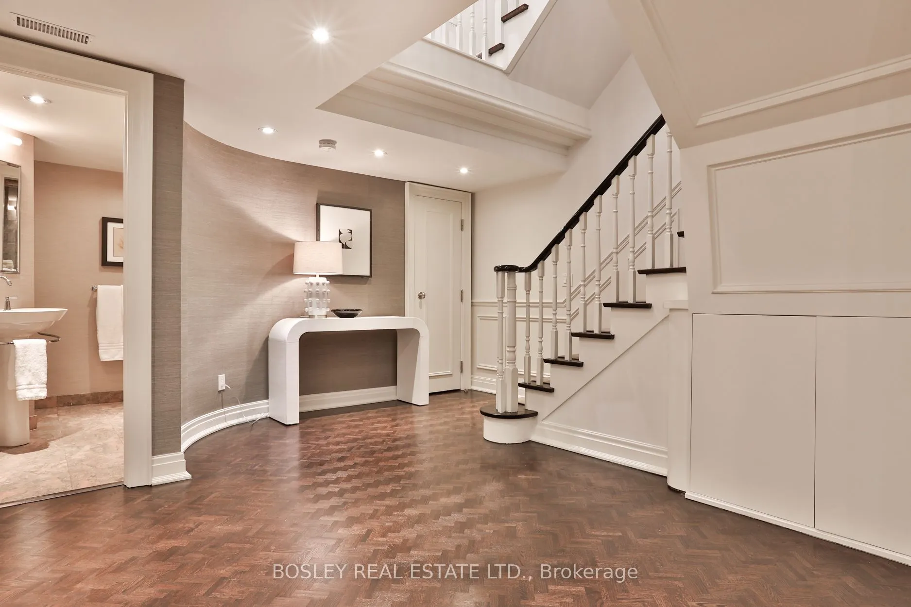 4 Lowther Avenue #101