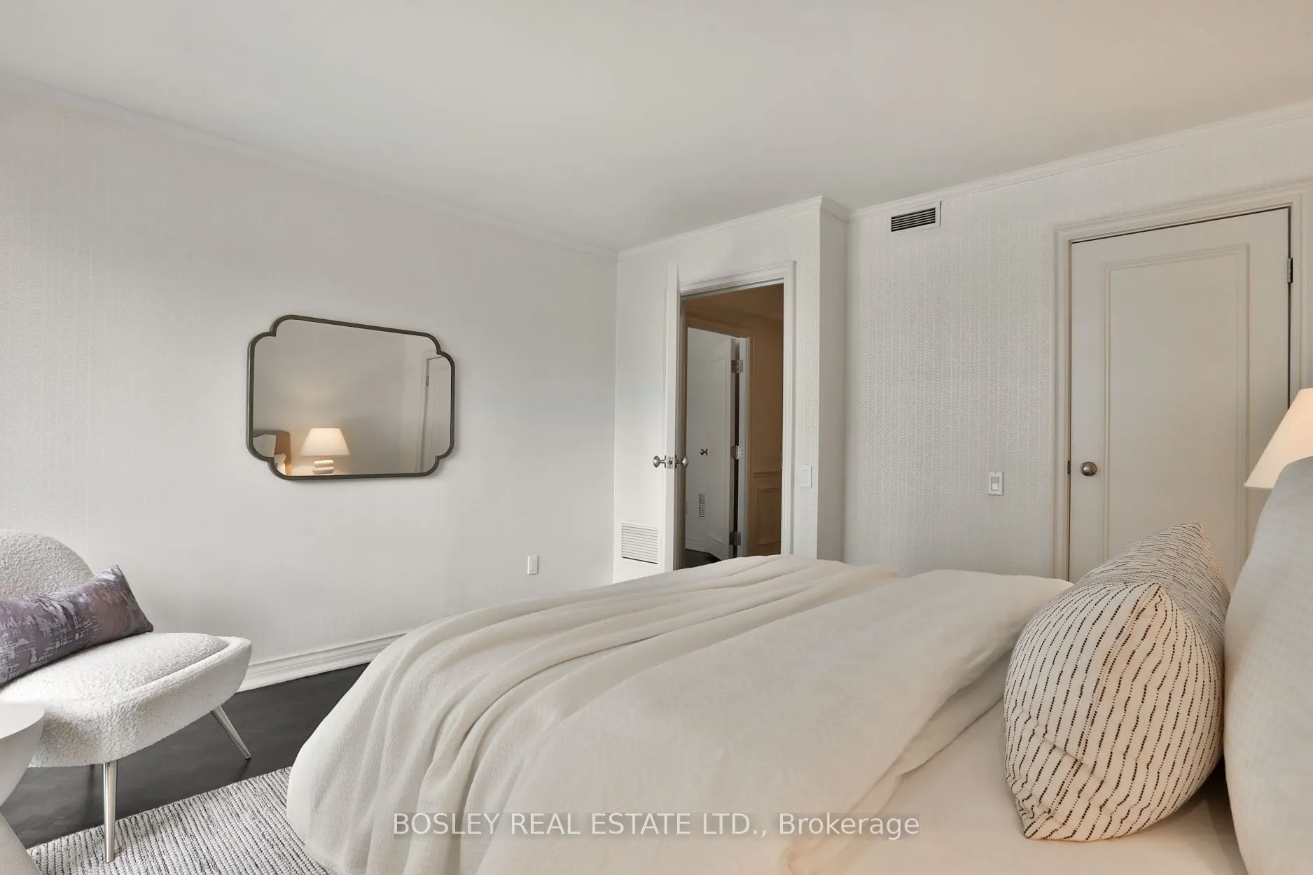 4 Lowther Avenue #101