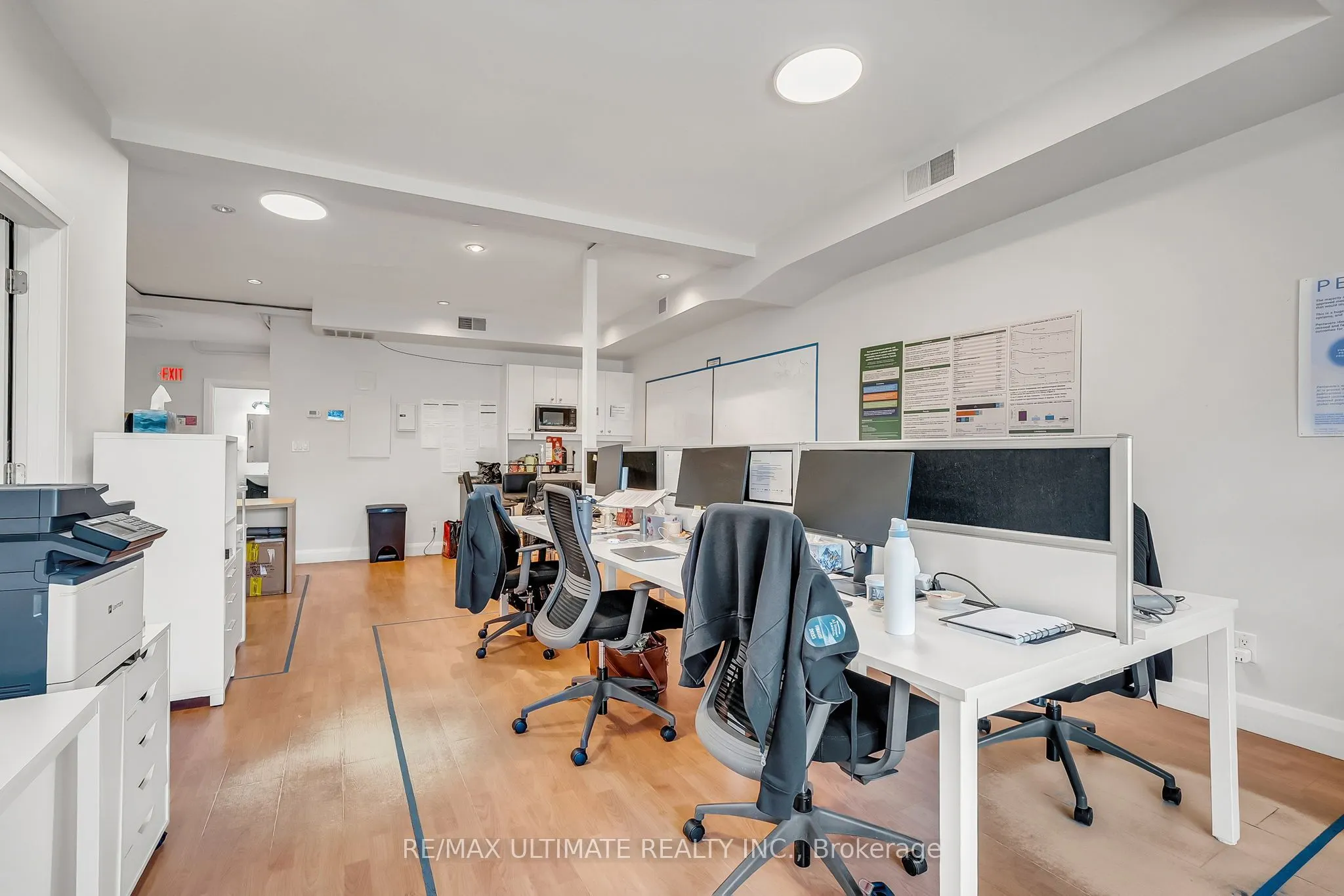 460 College Street #3rd Floor