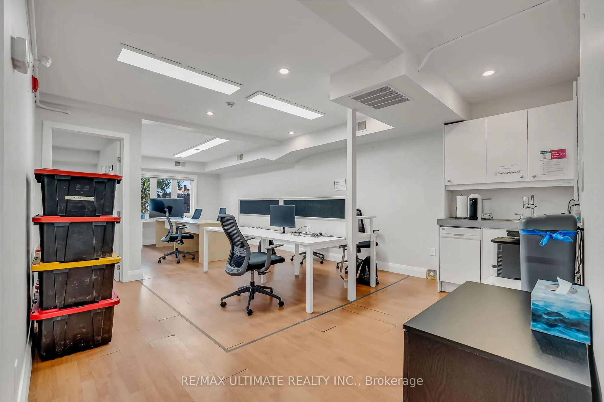 460 College Street #3rd Floor