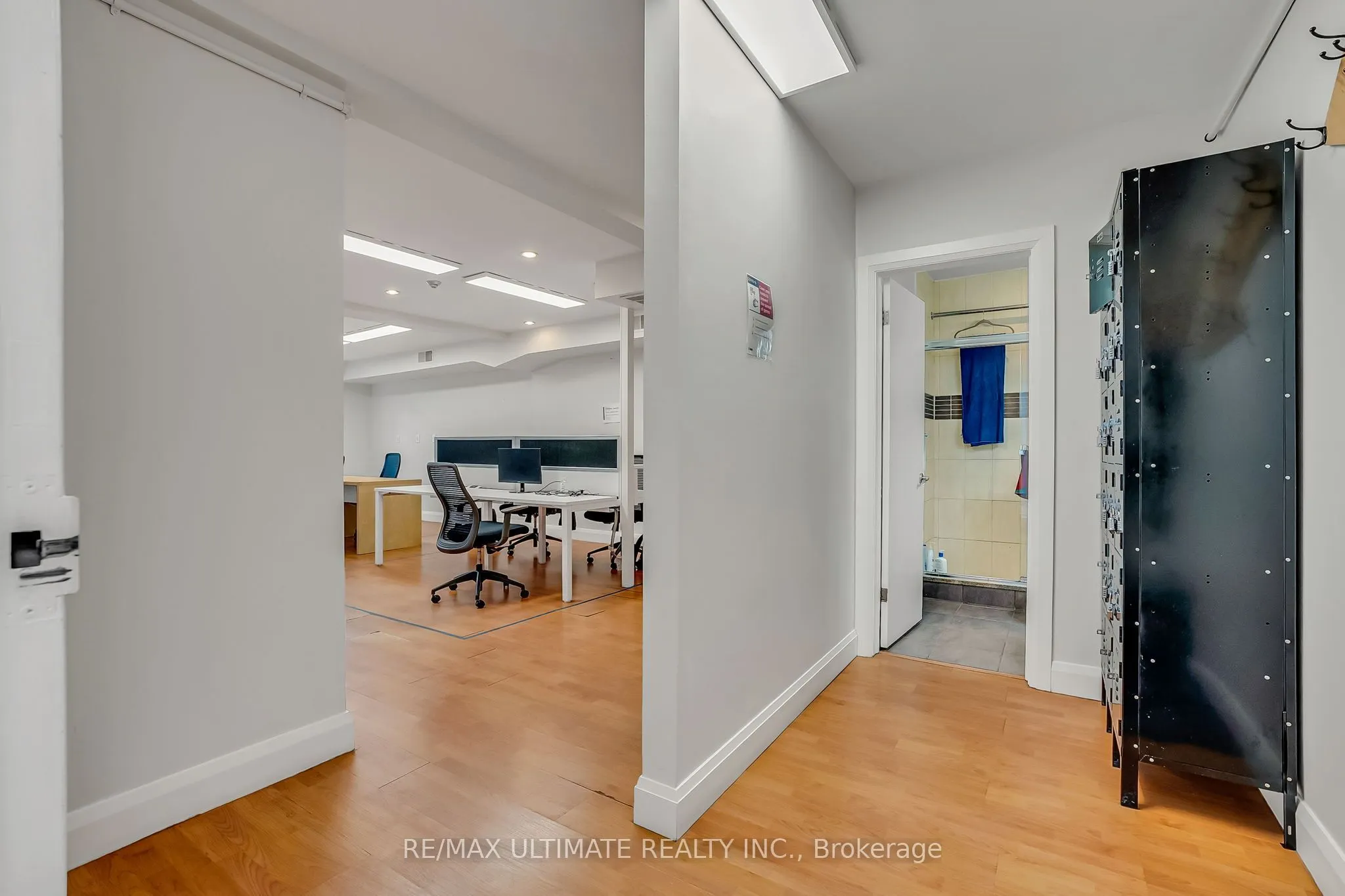 460 College Street #3rd Floor