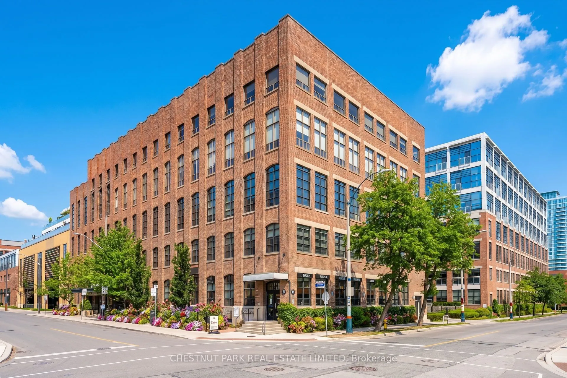 43 Hanna Avenue #401