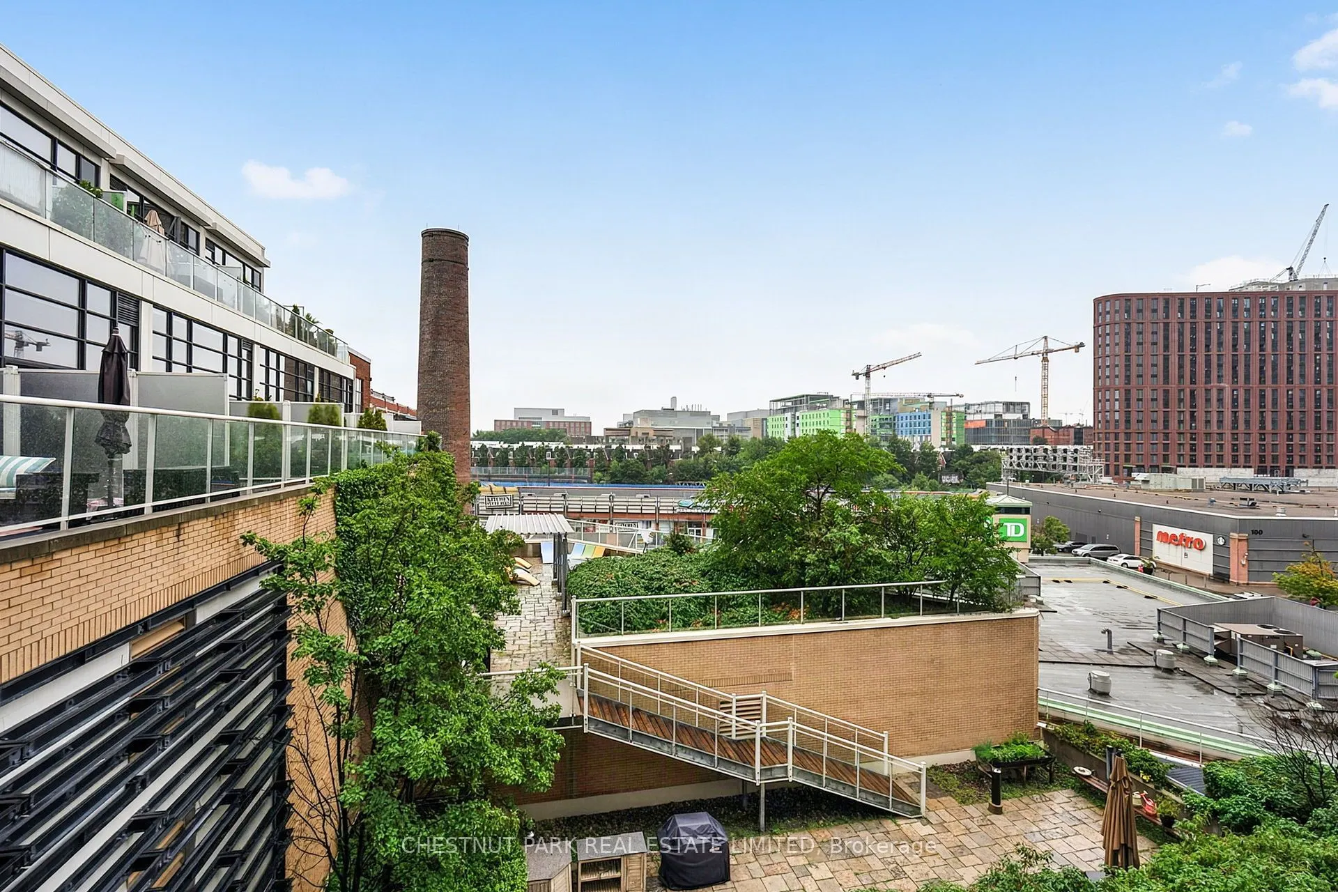 43 Hanna Avenue #401