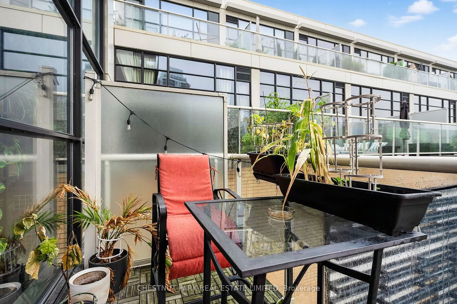 43 Hanna Avenue #401