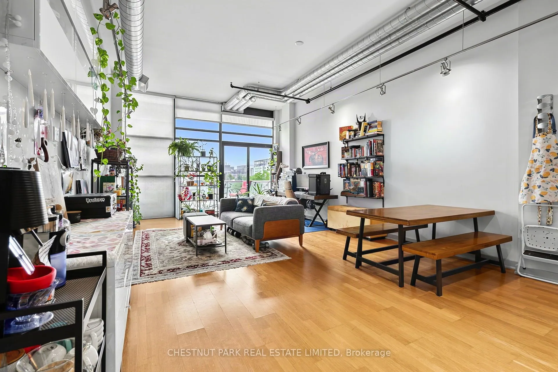 43 Hanna Avenue #401