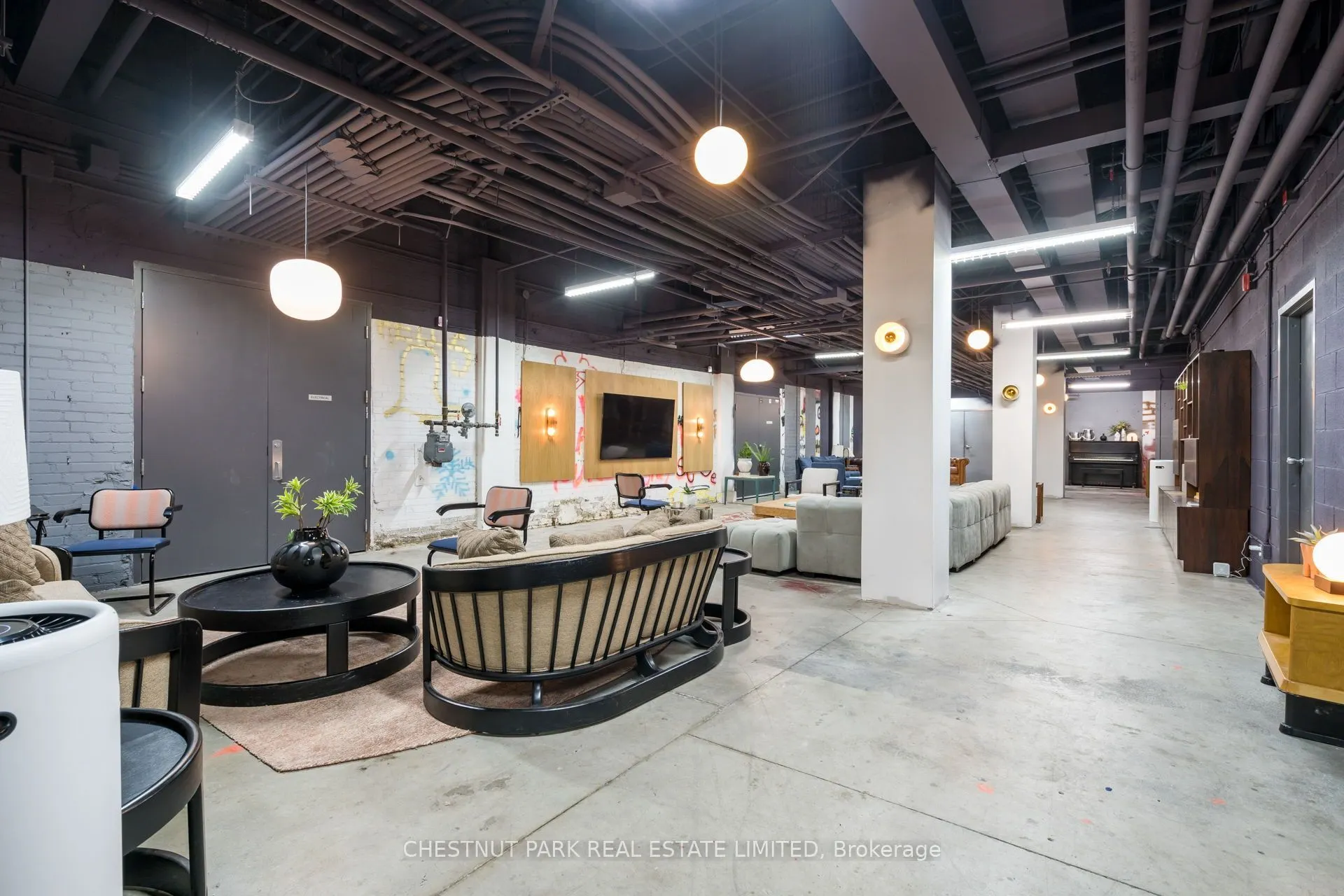 43 Hanna Avenue #401
