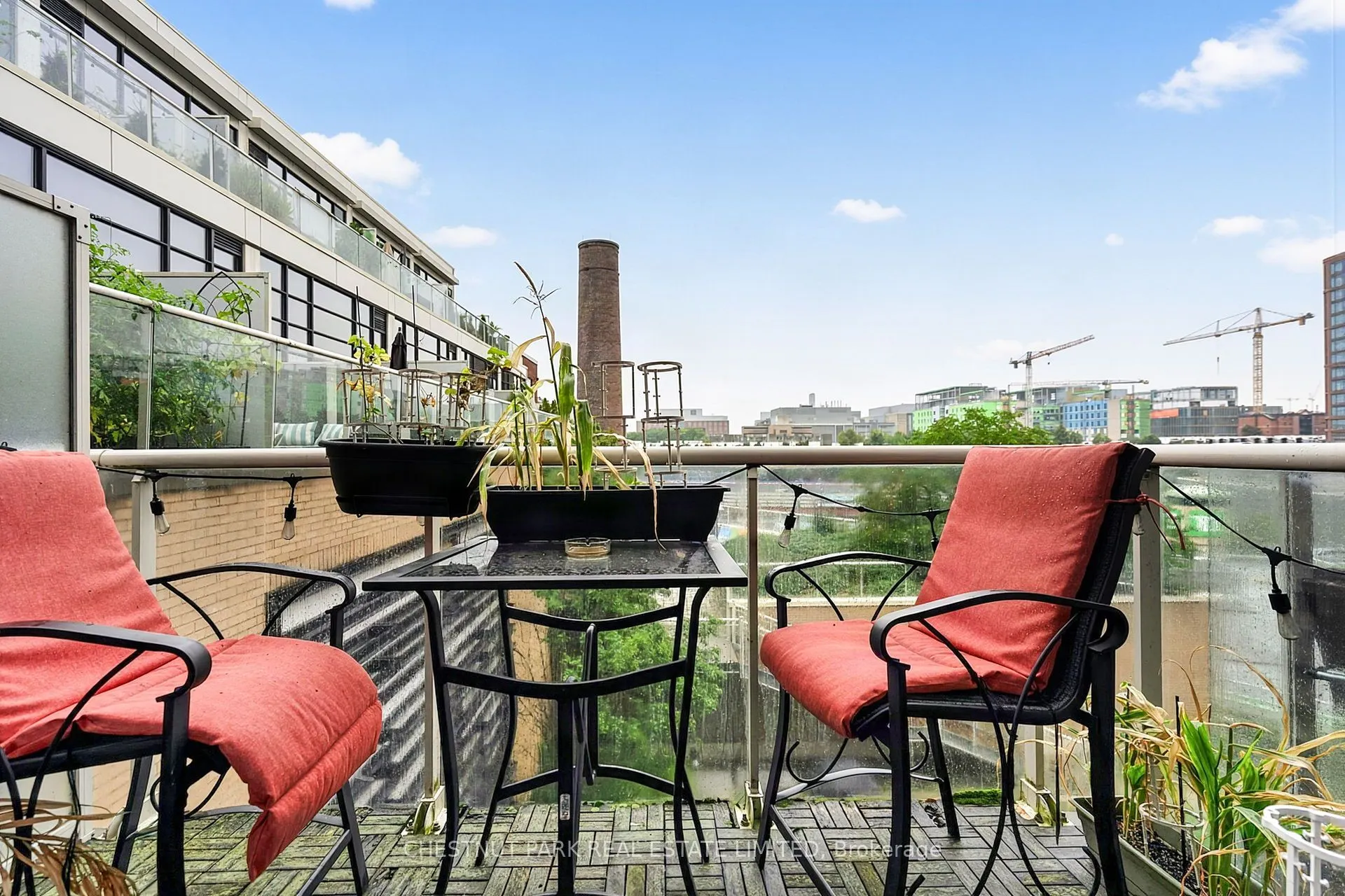 43 Hanna Avenue #401