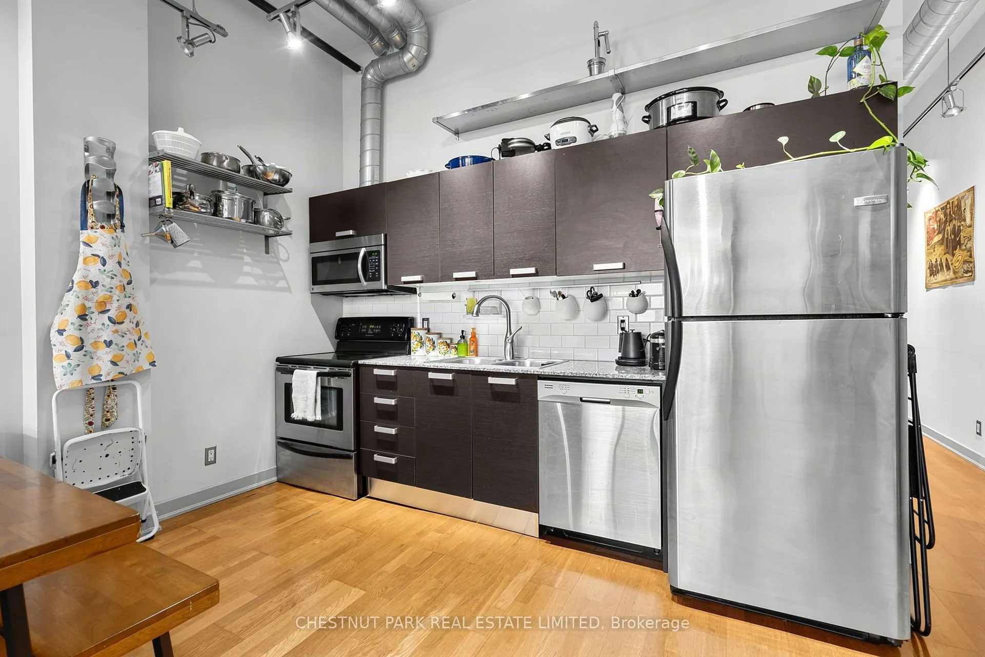 43 Hanna Avenue #401