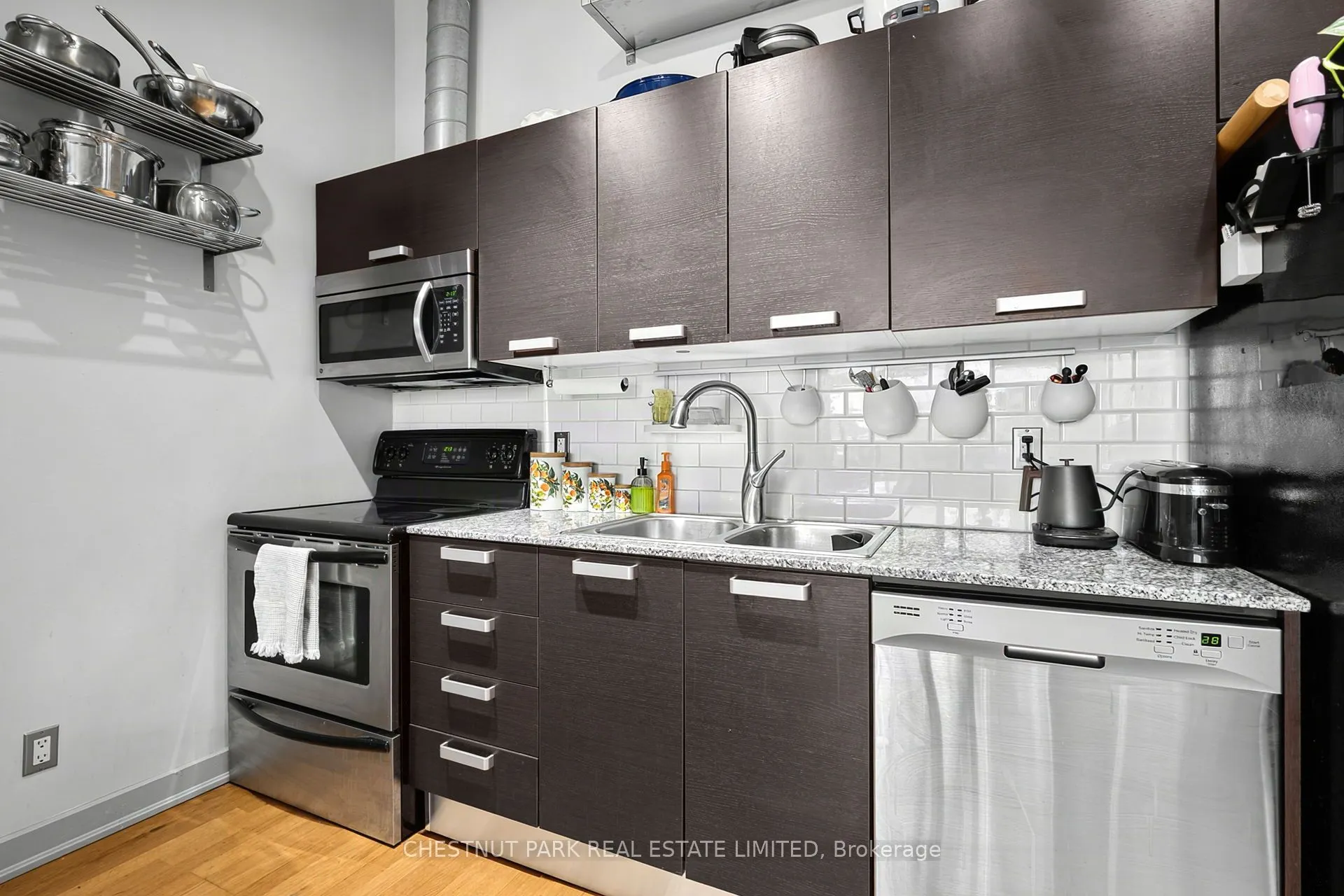 43 Hanna Avenue #401