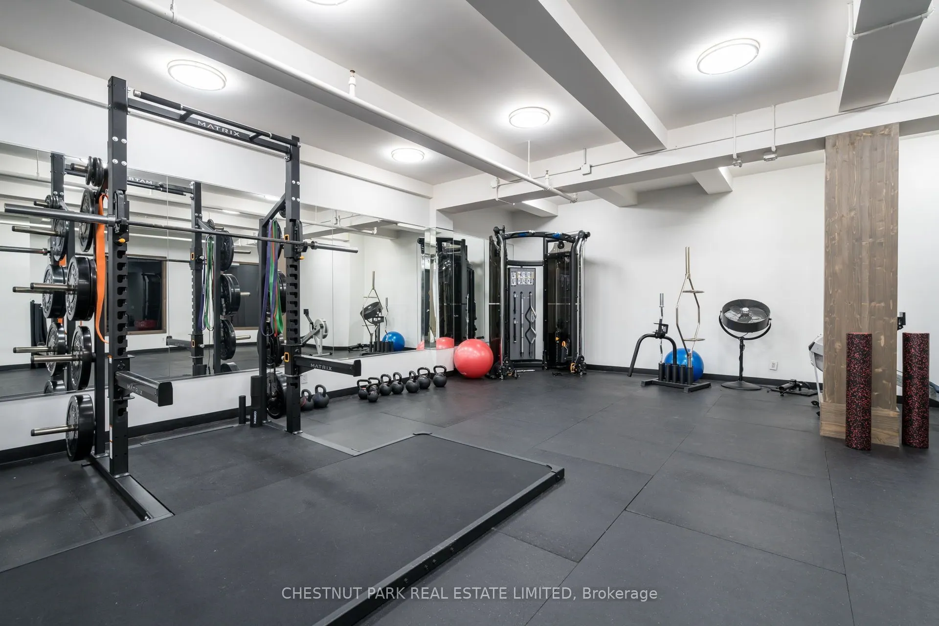 43 Hanna Avenue #401