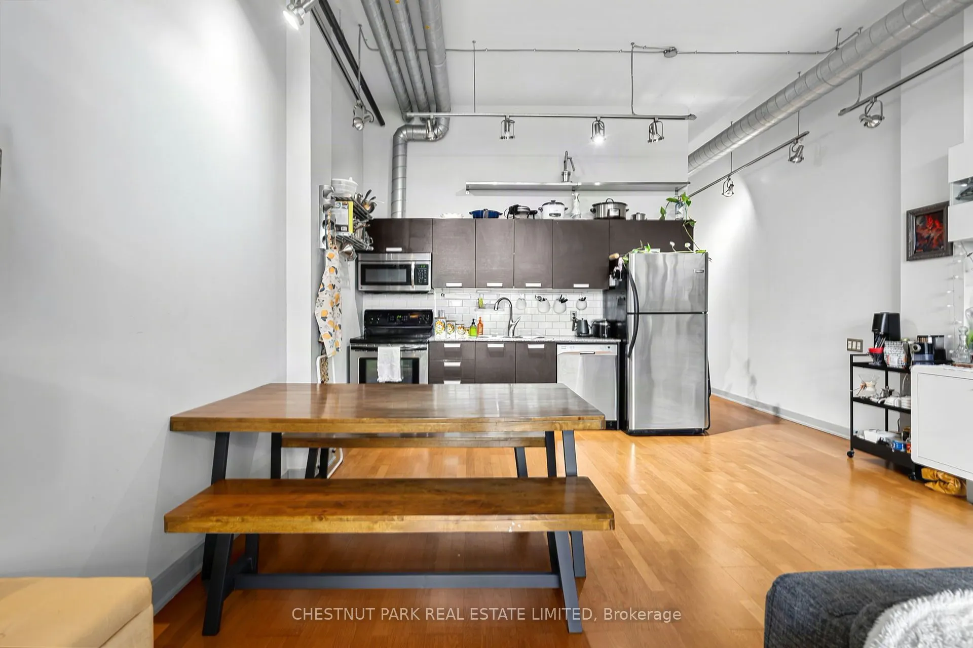 43 Hanna Avenue #401