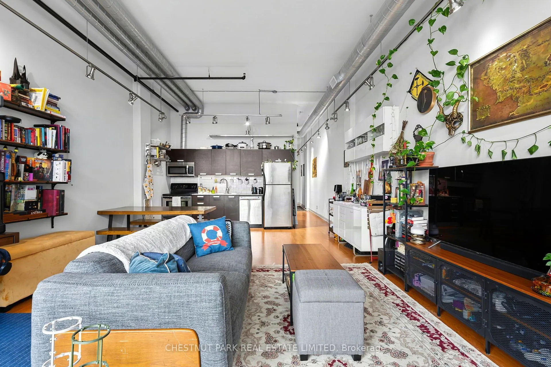 43 Hanna Avenue #401