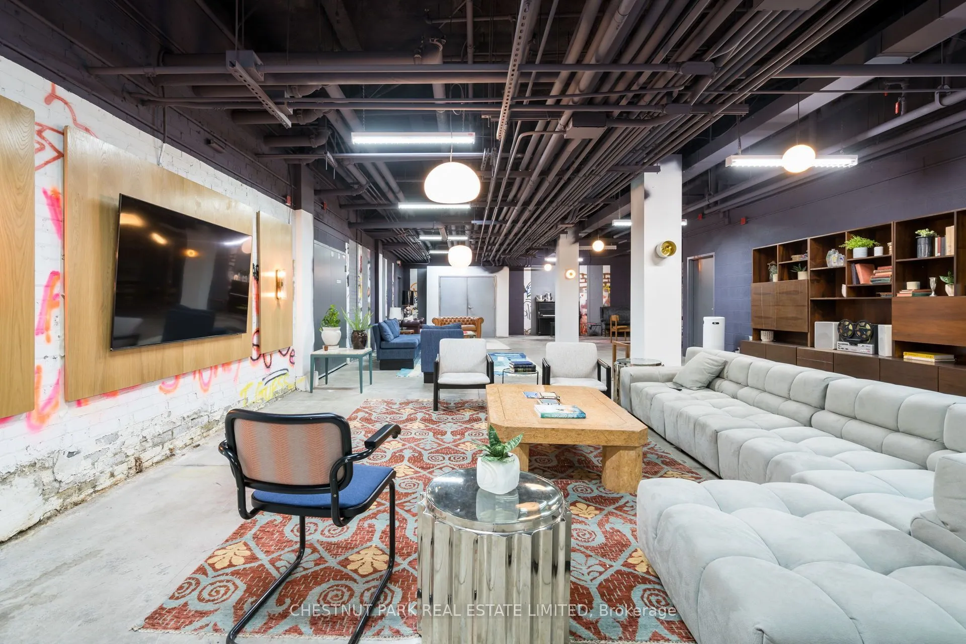 43 Hanna Avenue #401