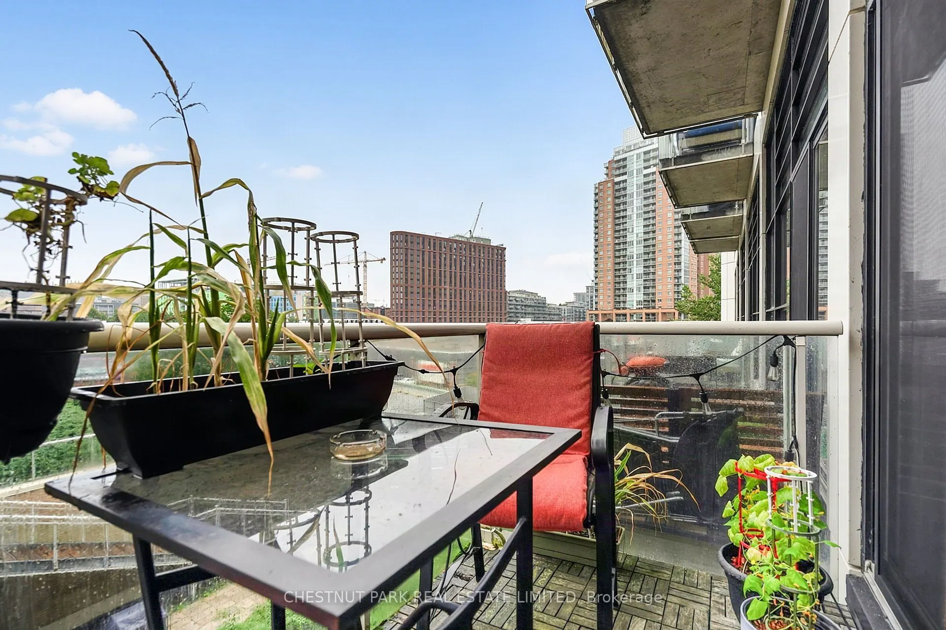 43 Hanna Avenue #401