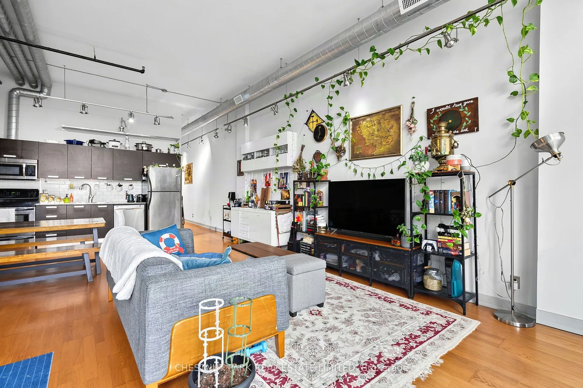 43 Hanna Avenue #401
