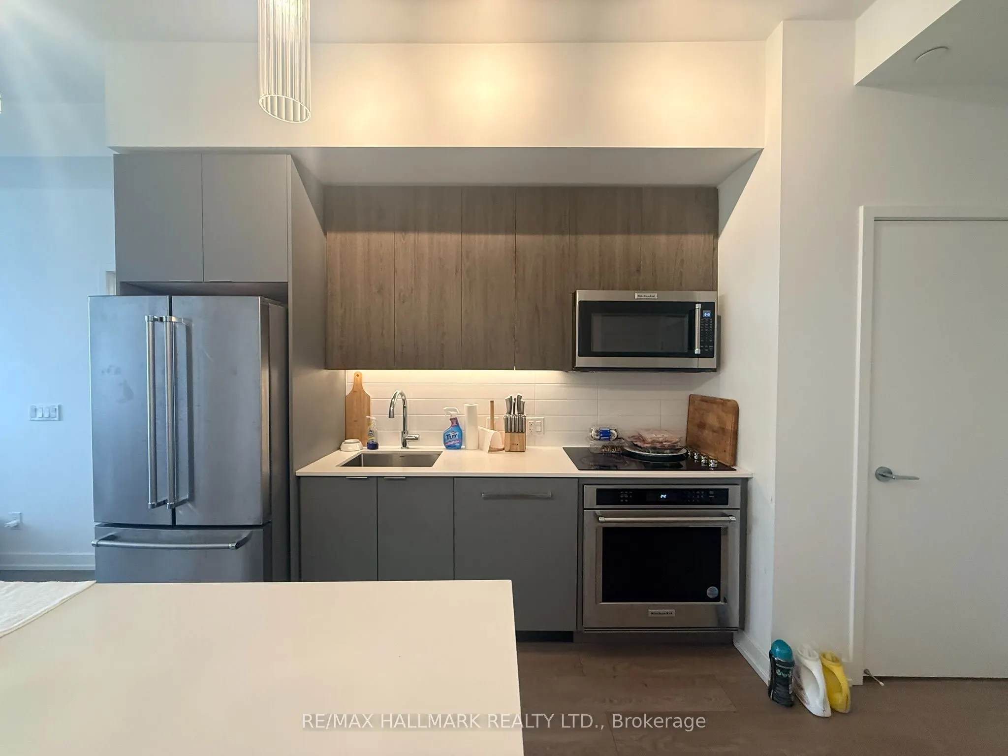 181 Sheppard Avenue E #810