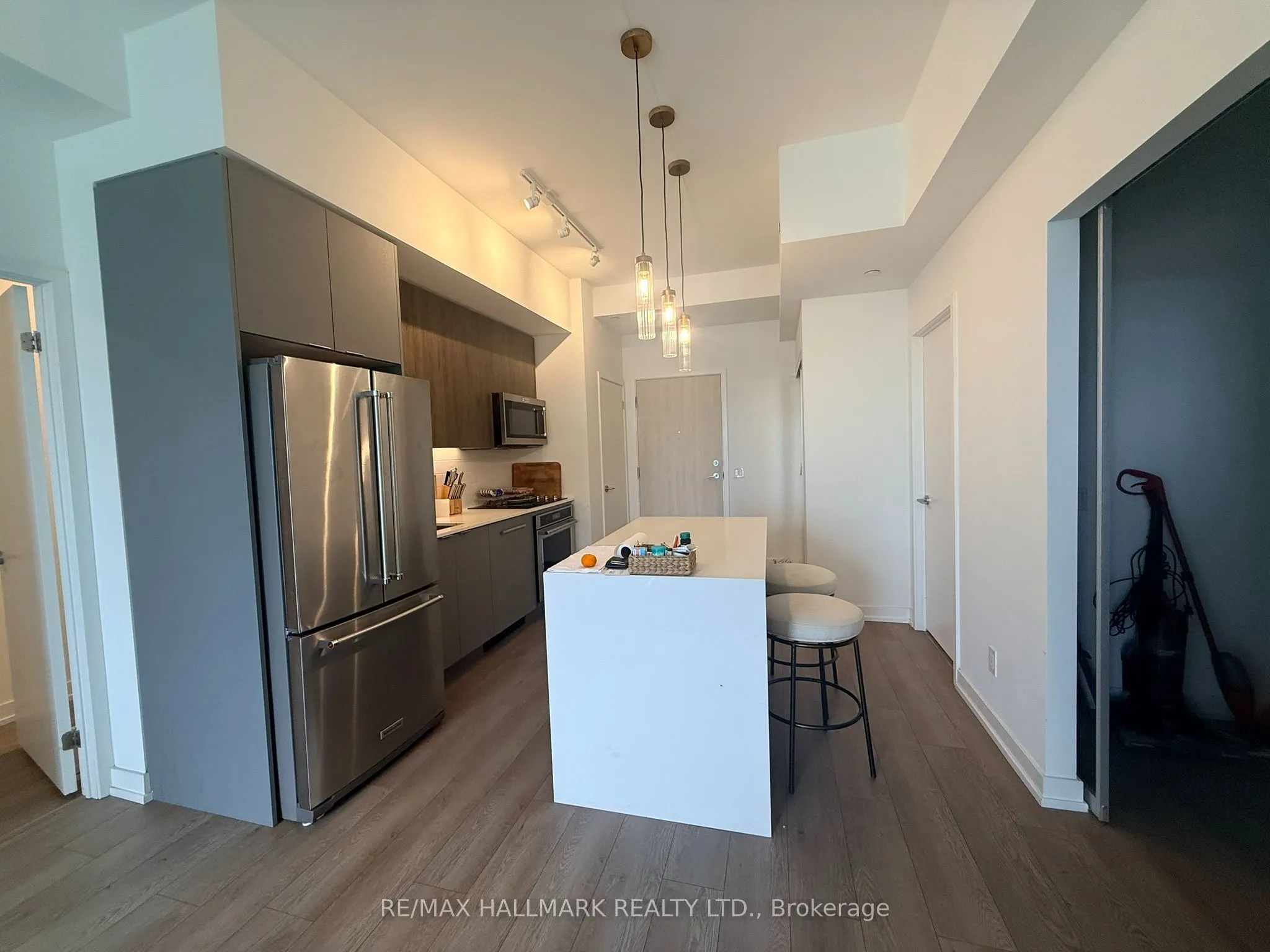 181 Sheppard Avenue E #810