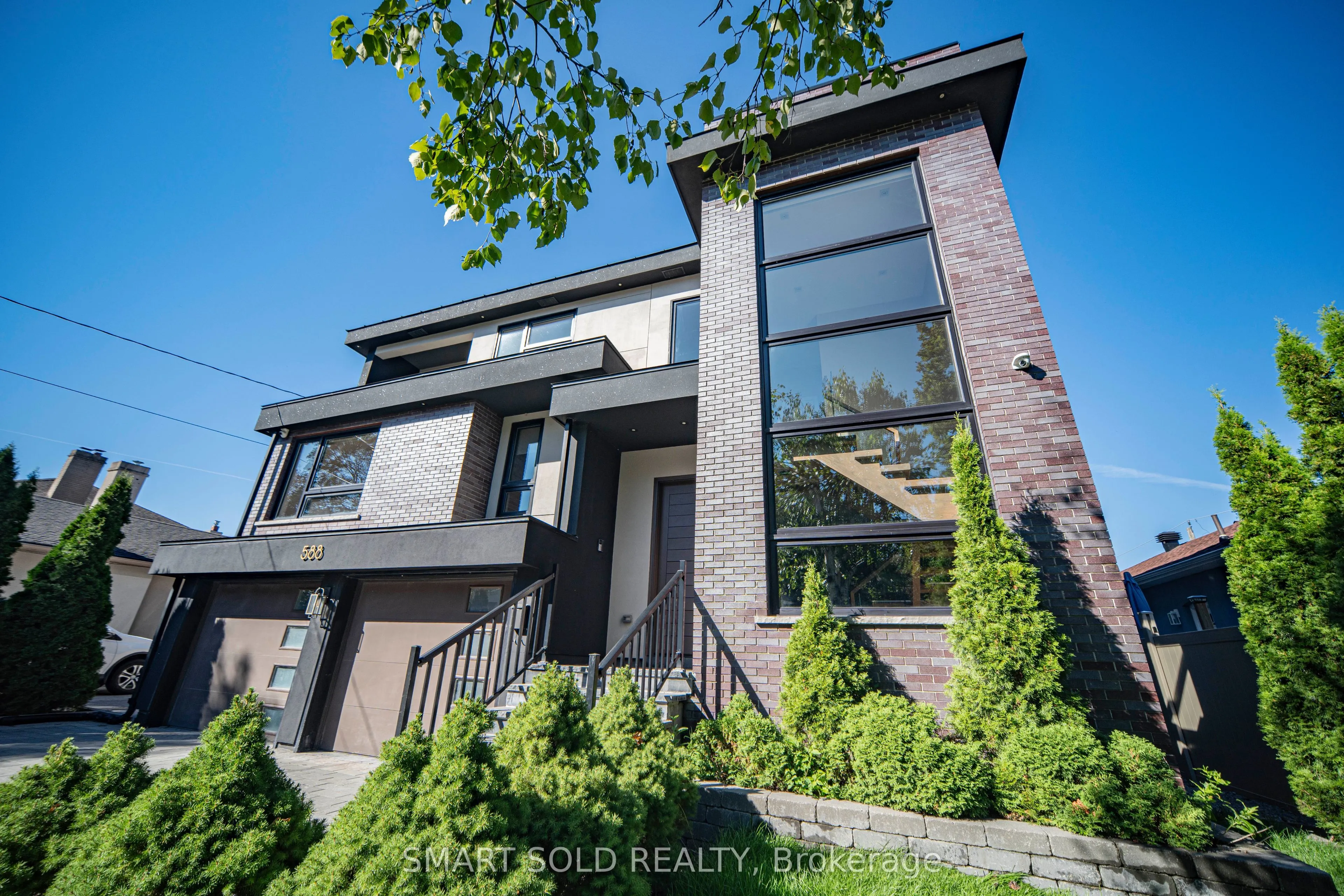 588 Conacher Drive