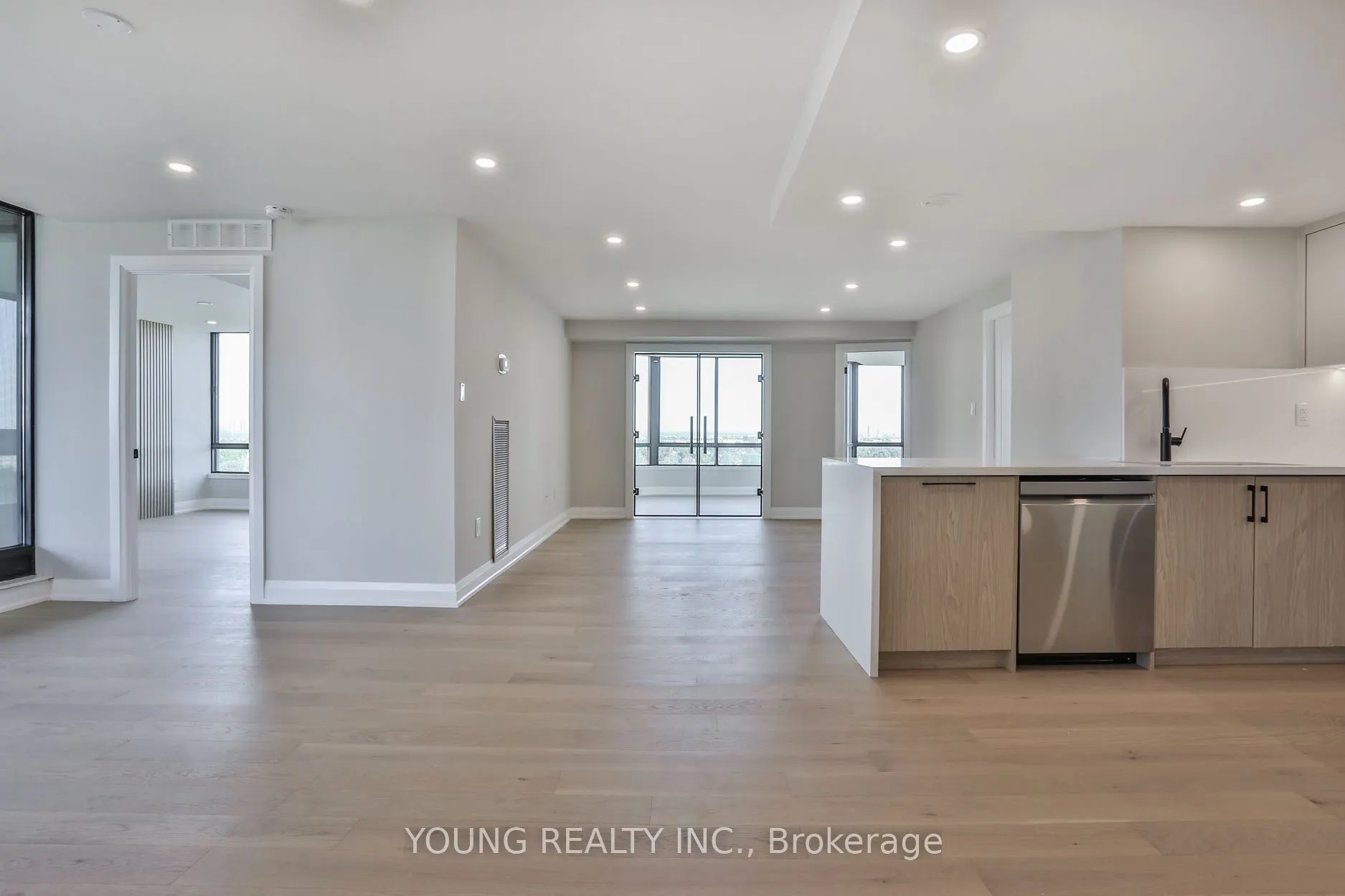 65 Skymark Drive #1406